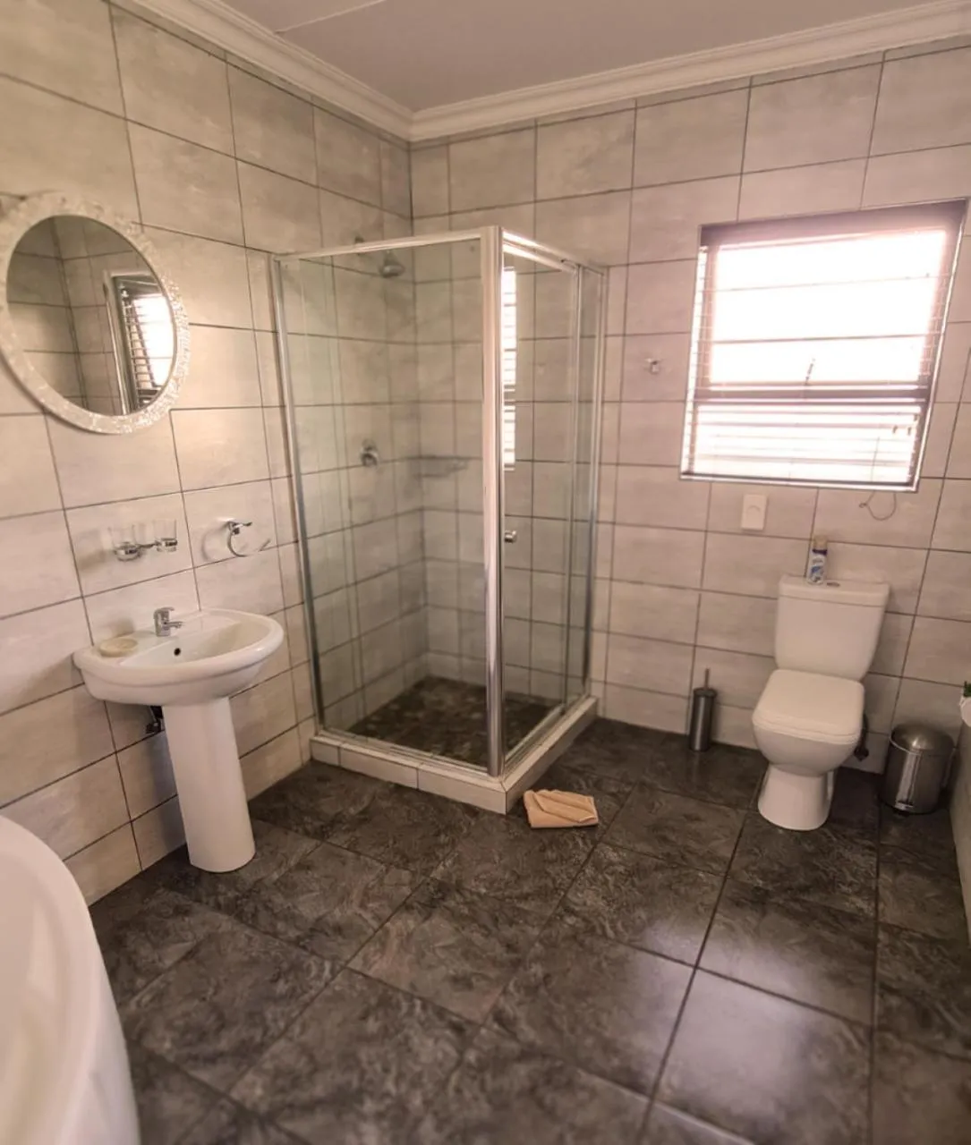 Bathroom in Klein Bosveld Guest House