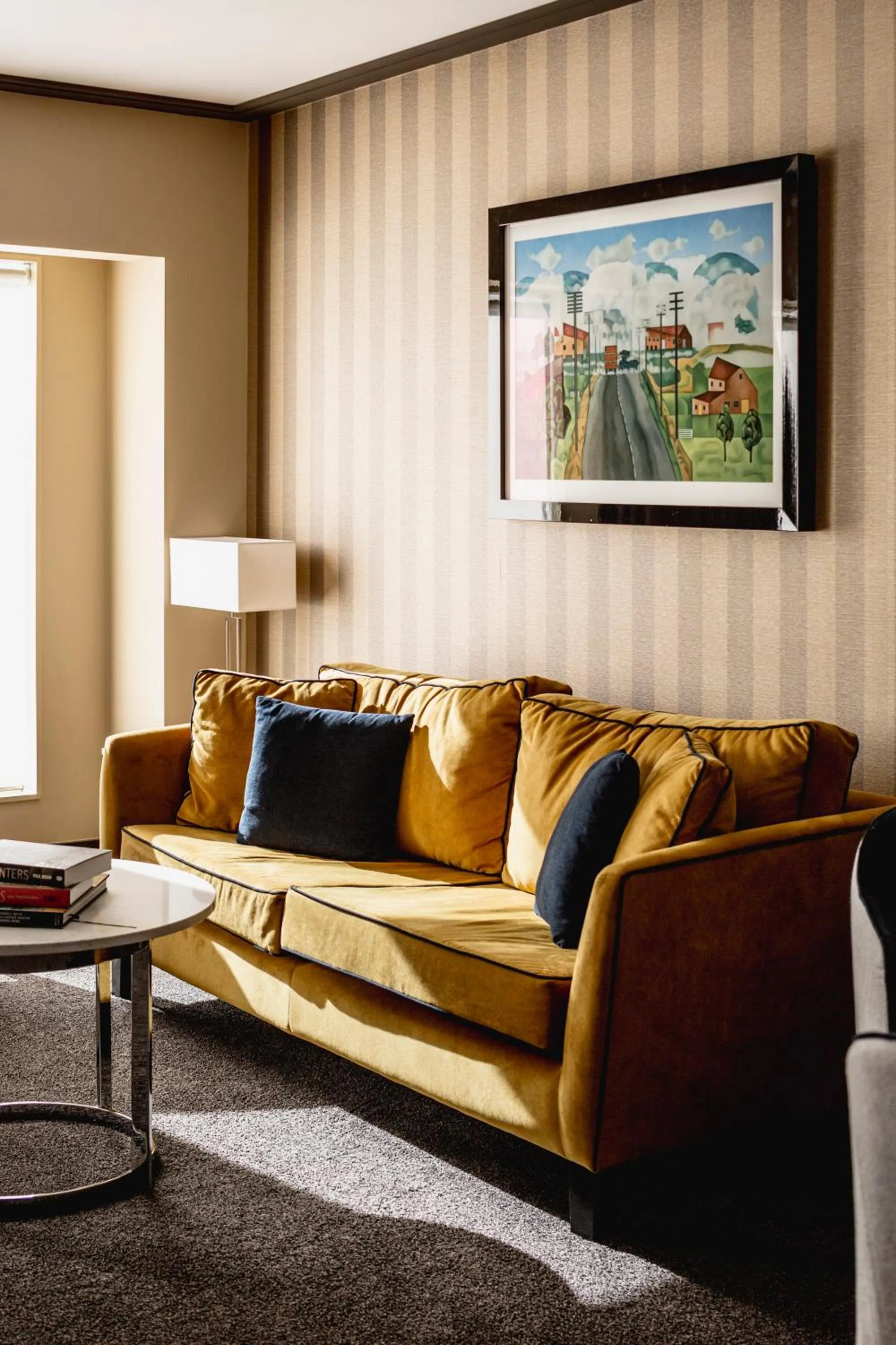 Living room in Bolton Hotel