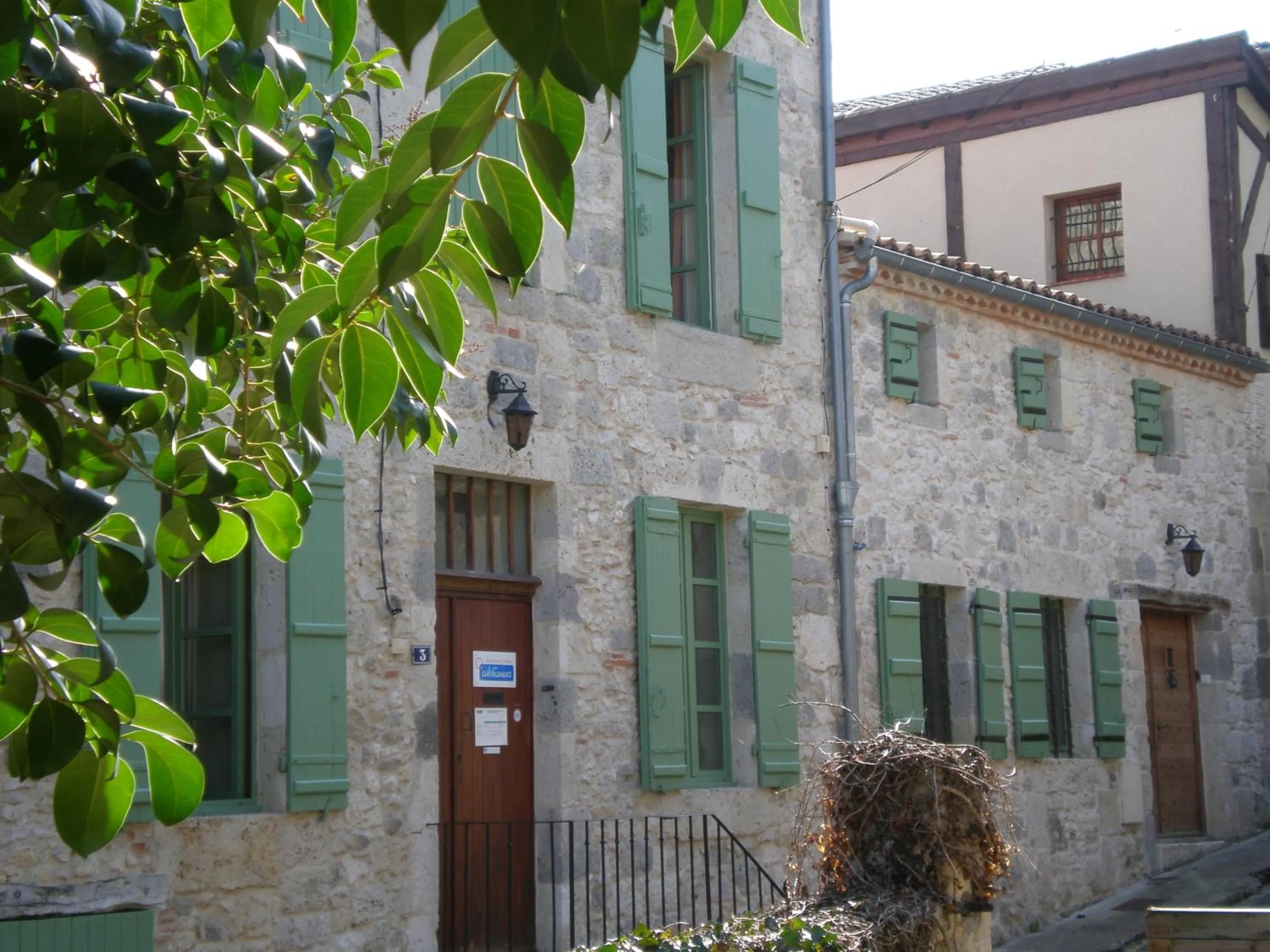 Property building in Chambre d'Hôtes La Tour de Brazalem