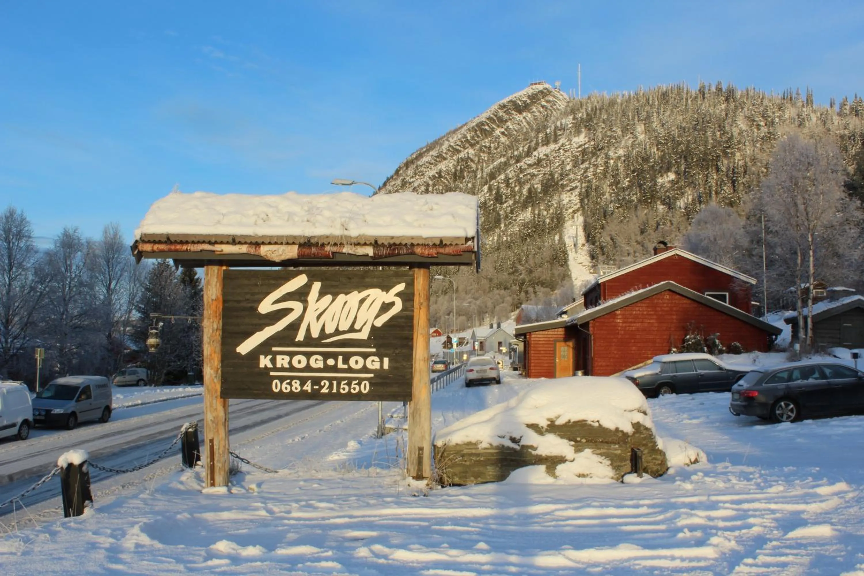 Property logo or sign in Skoogs Logi - Rum