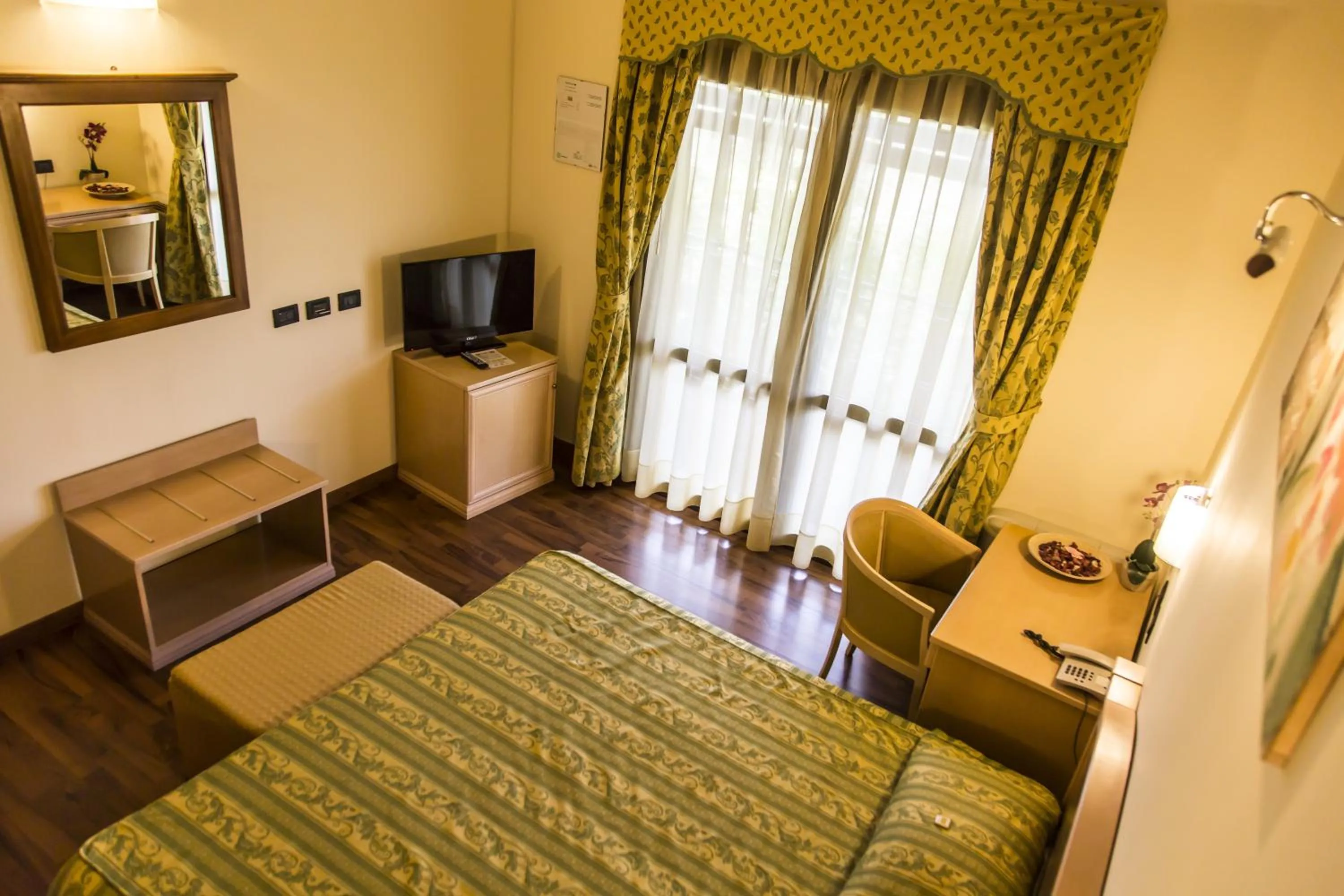 Photo of the whole room, Bed in Hotel Regio