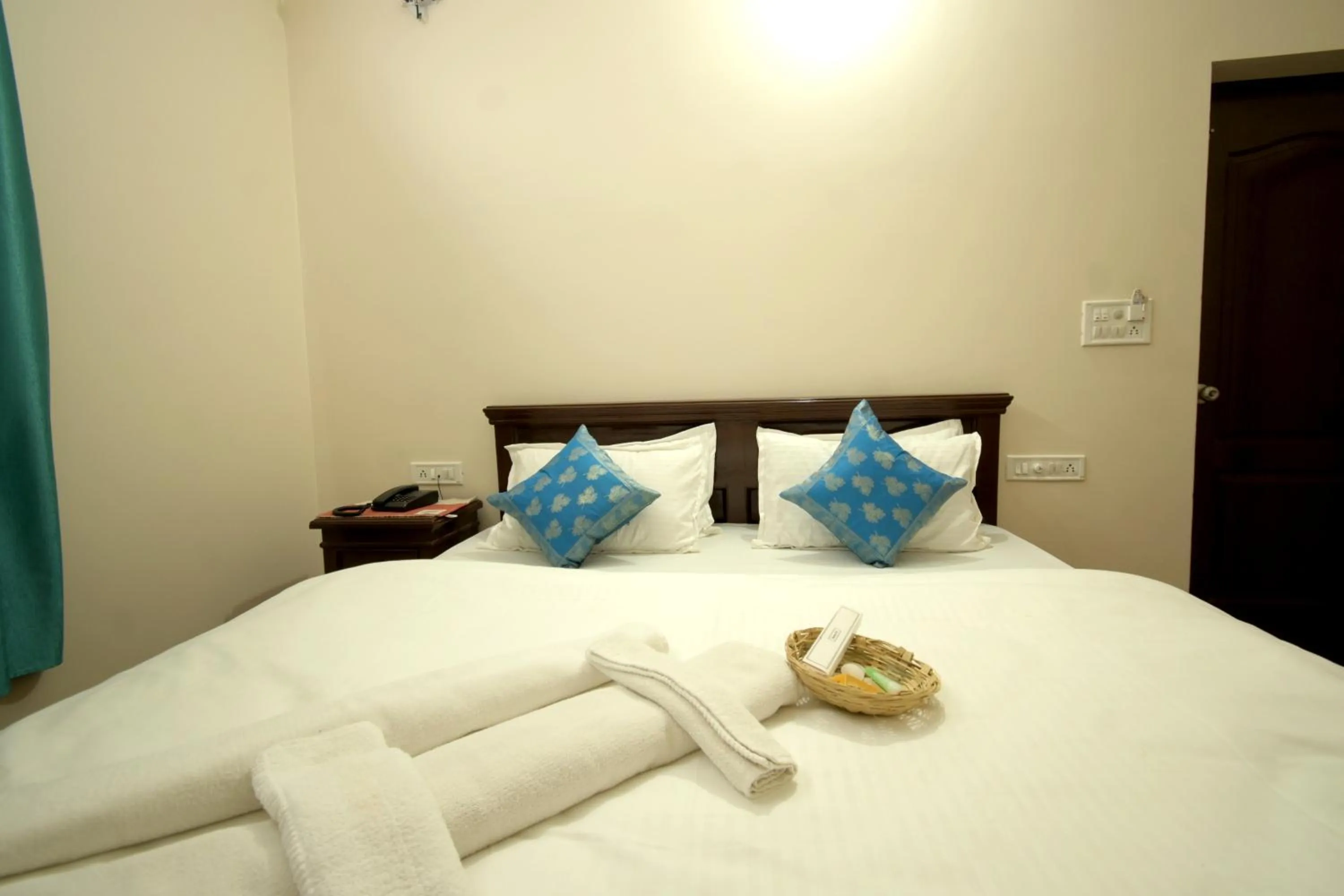 Bed in Hotel Sanjay Villas