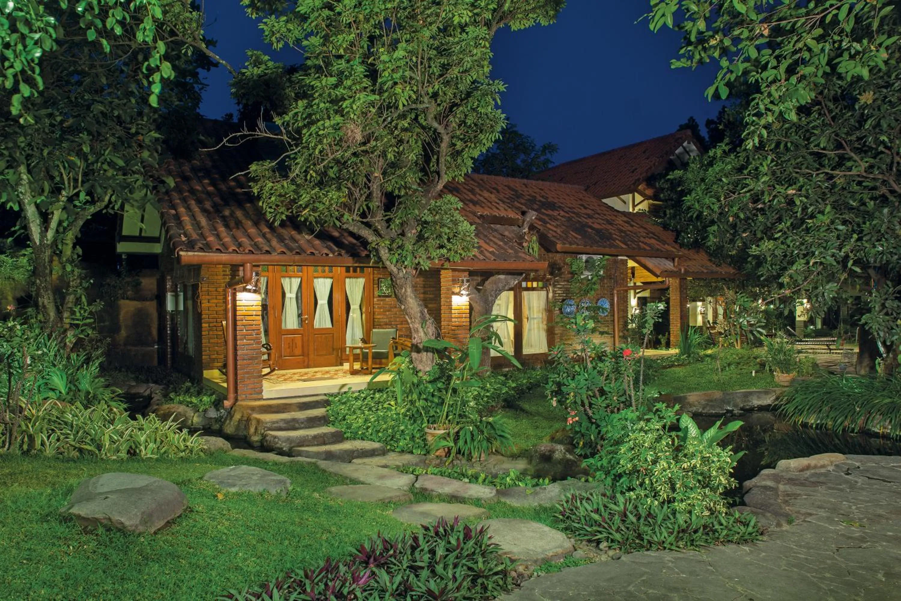 Garden in Duta Boutique Villa