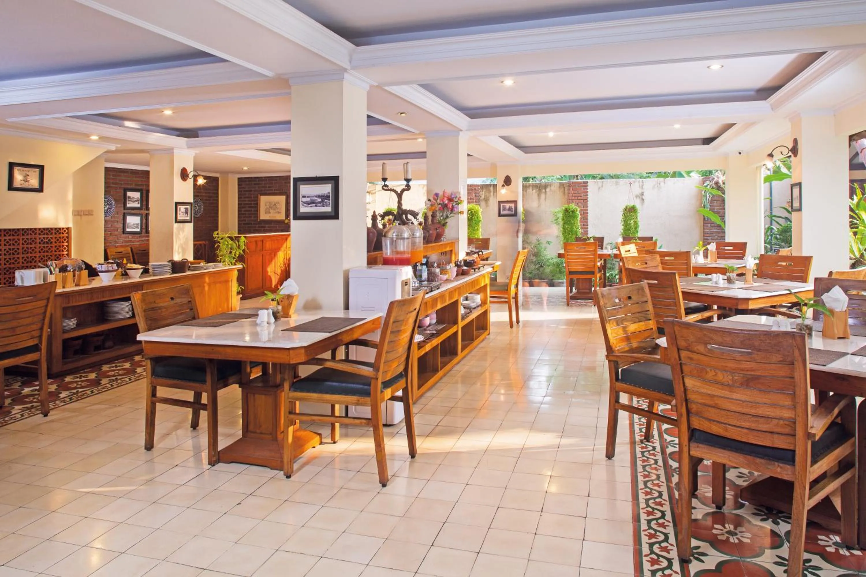Restaurant/places to eat in Duta Boutique Villa