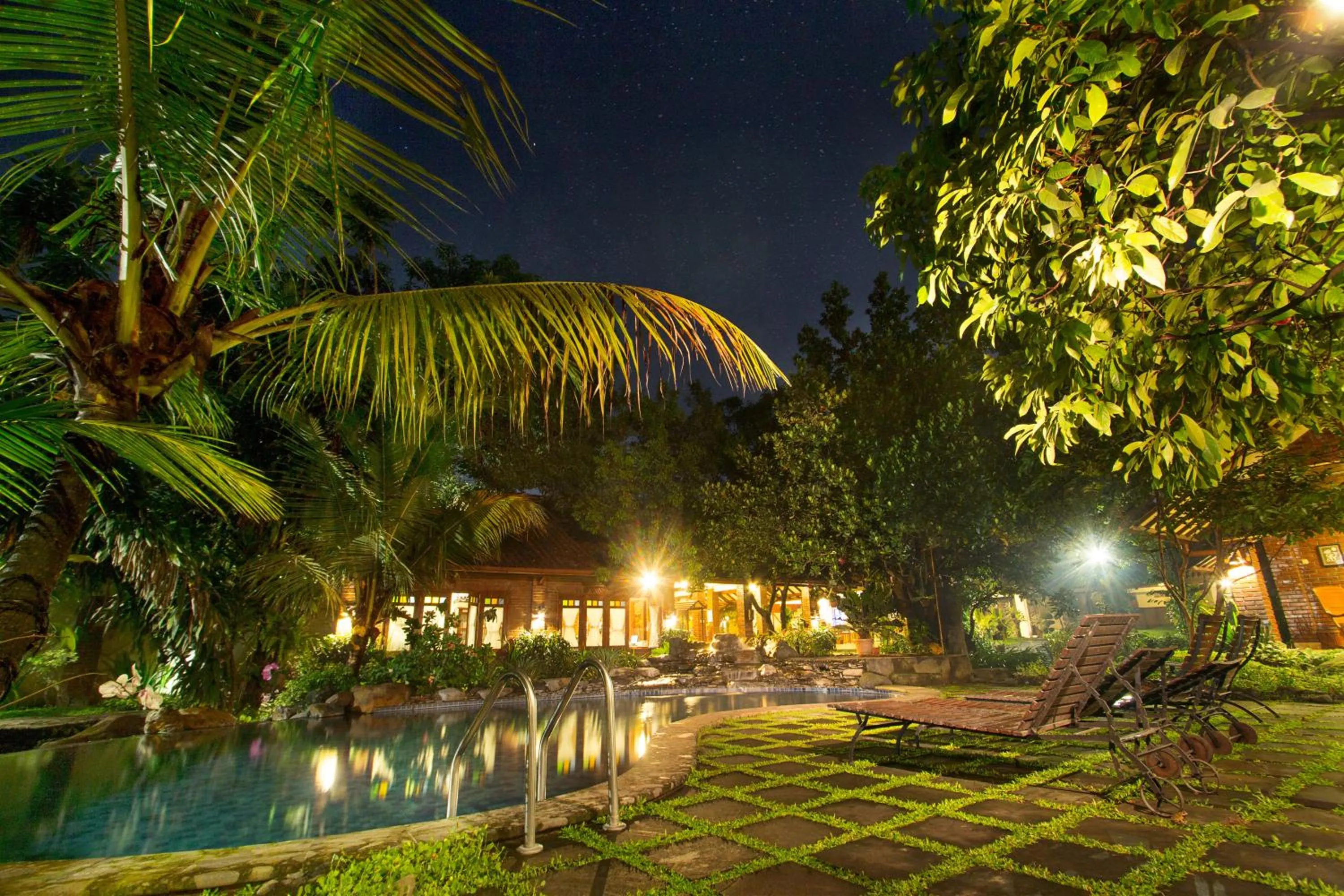 Garden in Duta Boutique Villa