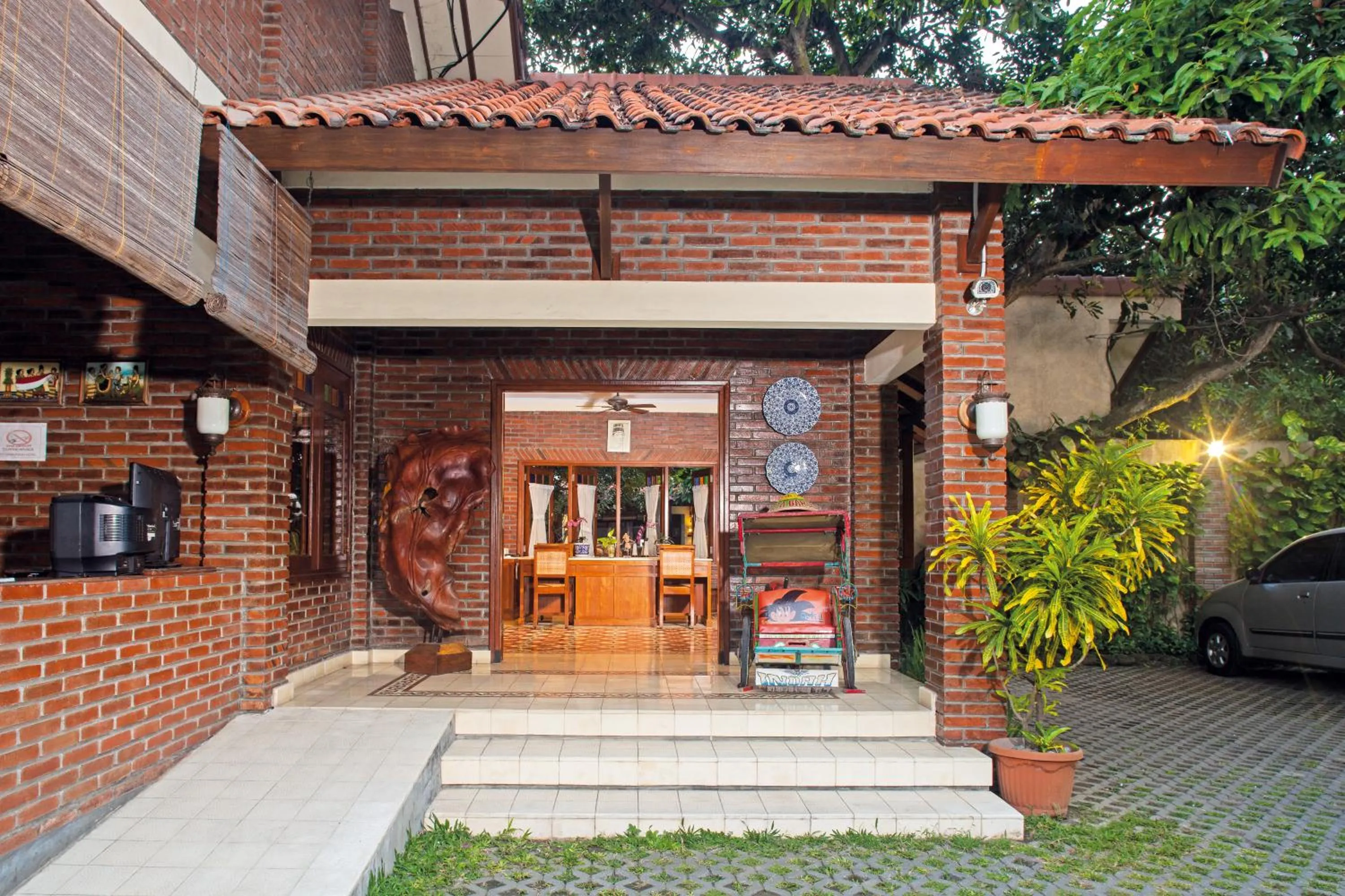 Facade/entrance in Duta Boutique Villa