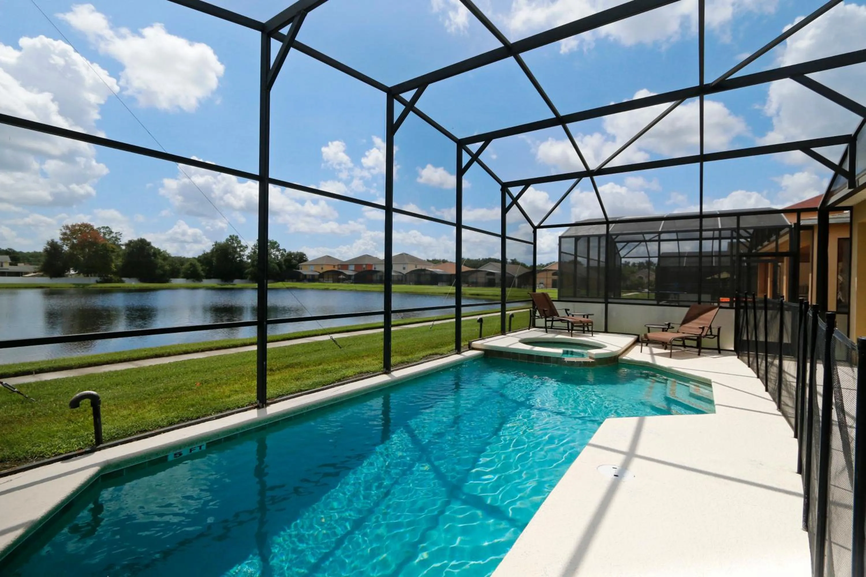 Day in Seasons Villa 6 bedrooms, 4 masters and water view