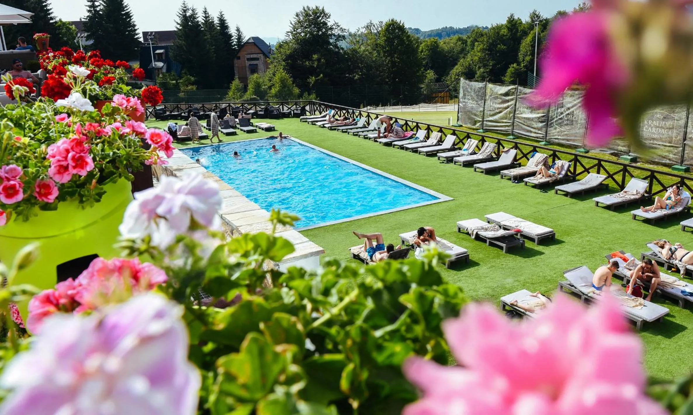 Swimming pool in Hotel Kraljevi Čardaci