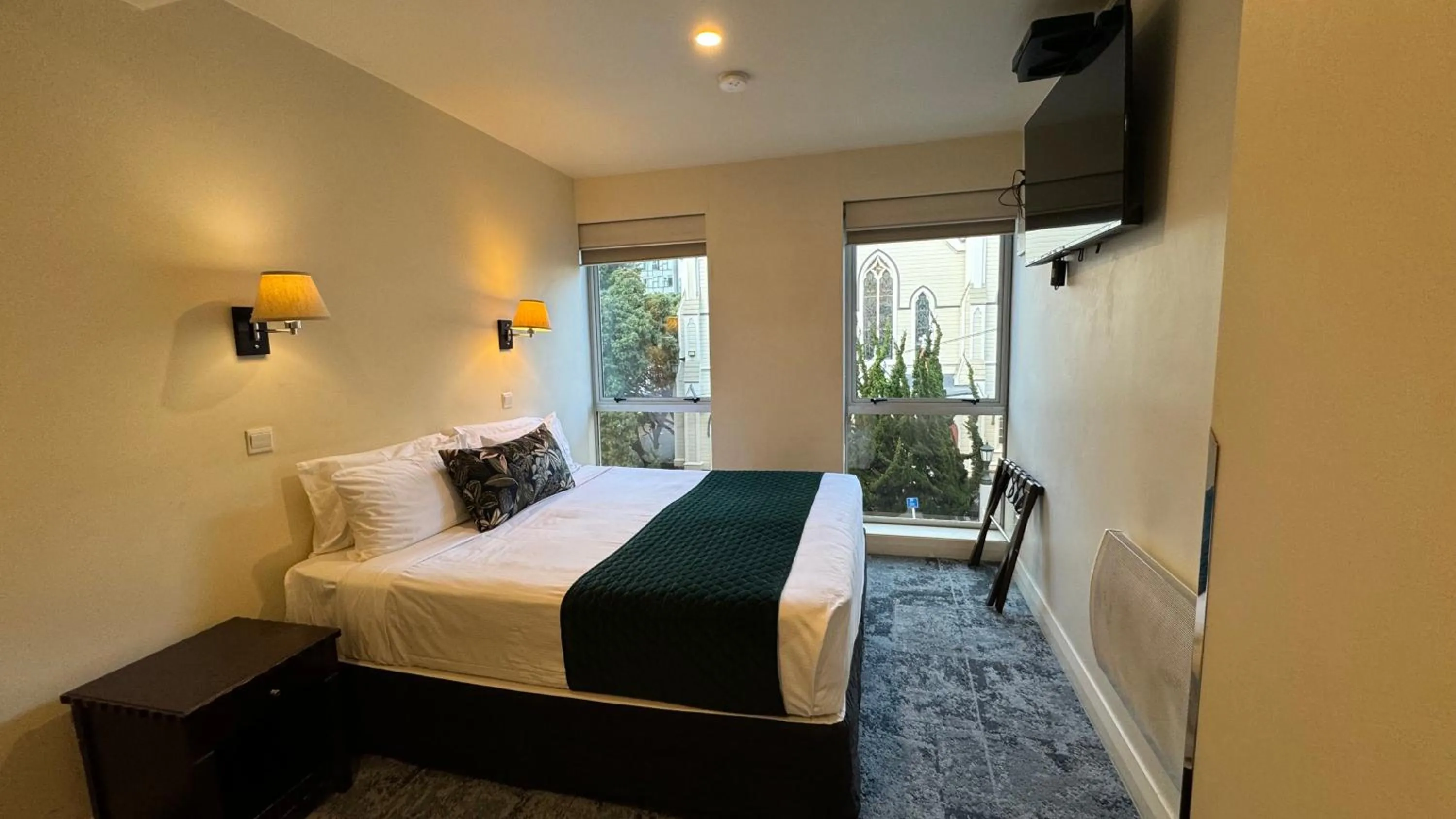 Bedroom, Bed in Trinity Hotel