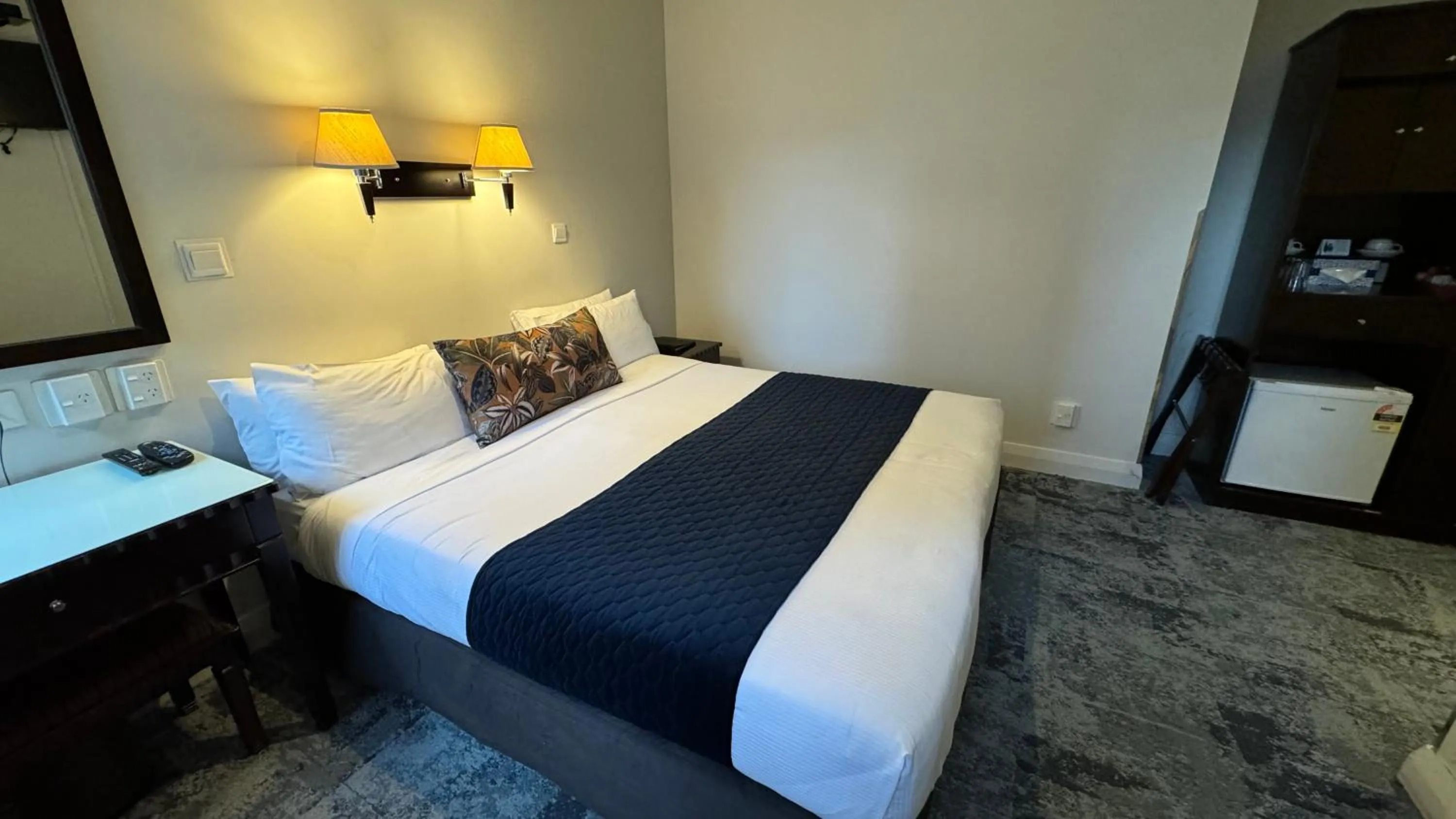 Bedroom, Bed in Trinity Hotel