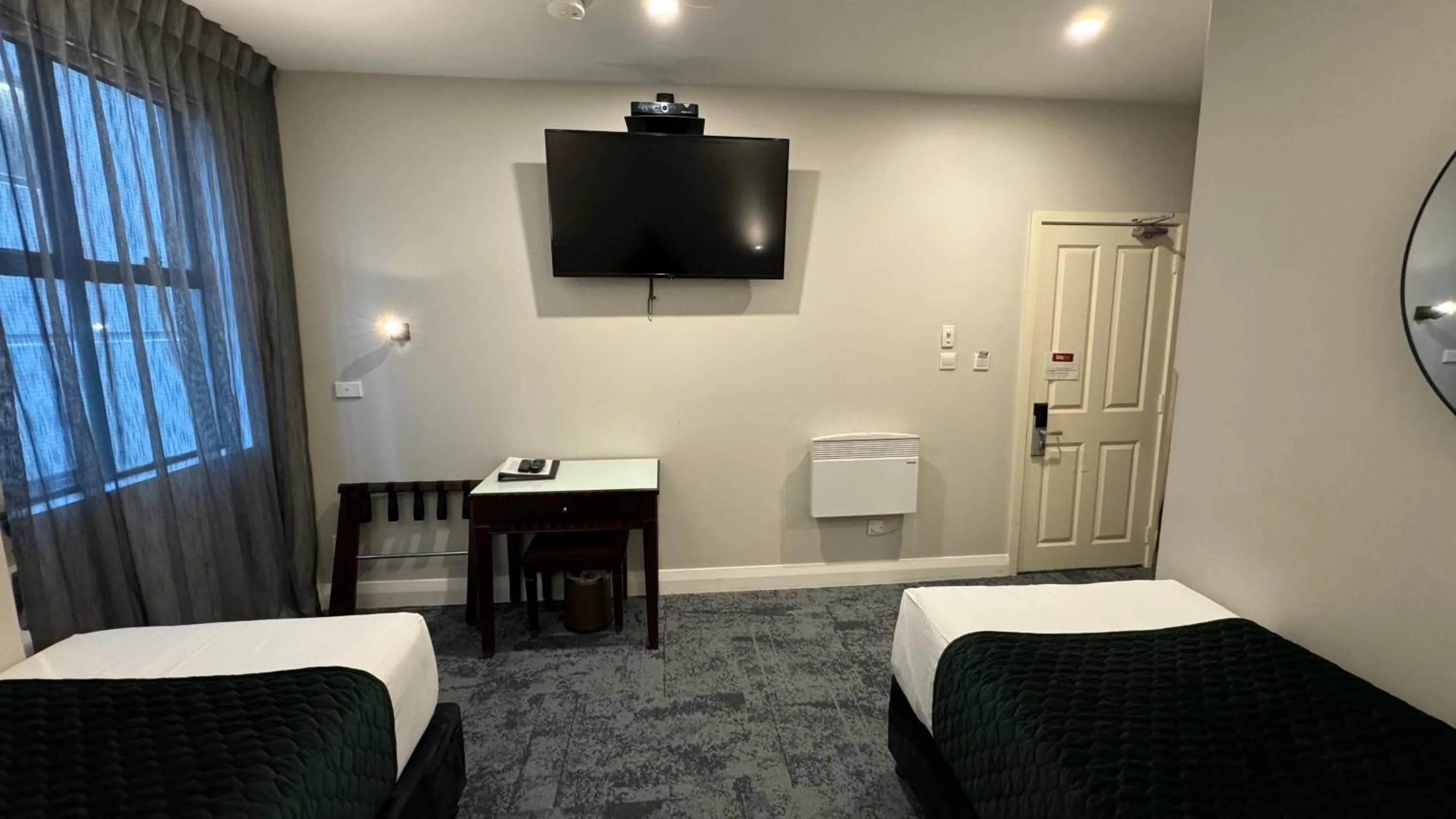 Bedroom, Bed in Trinity Hotel