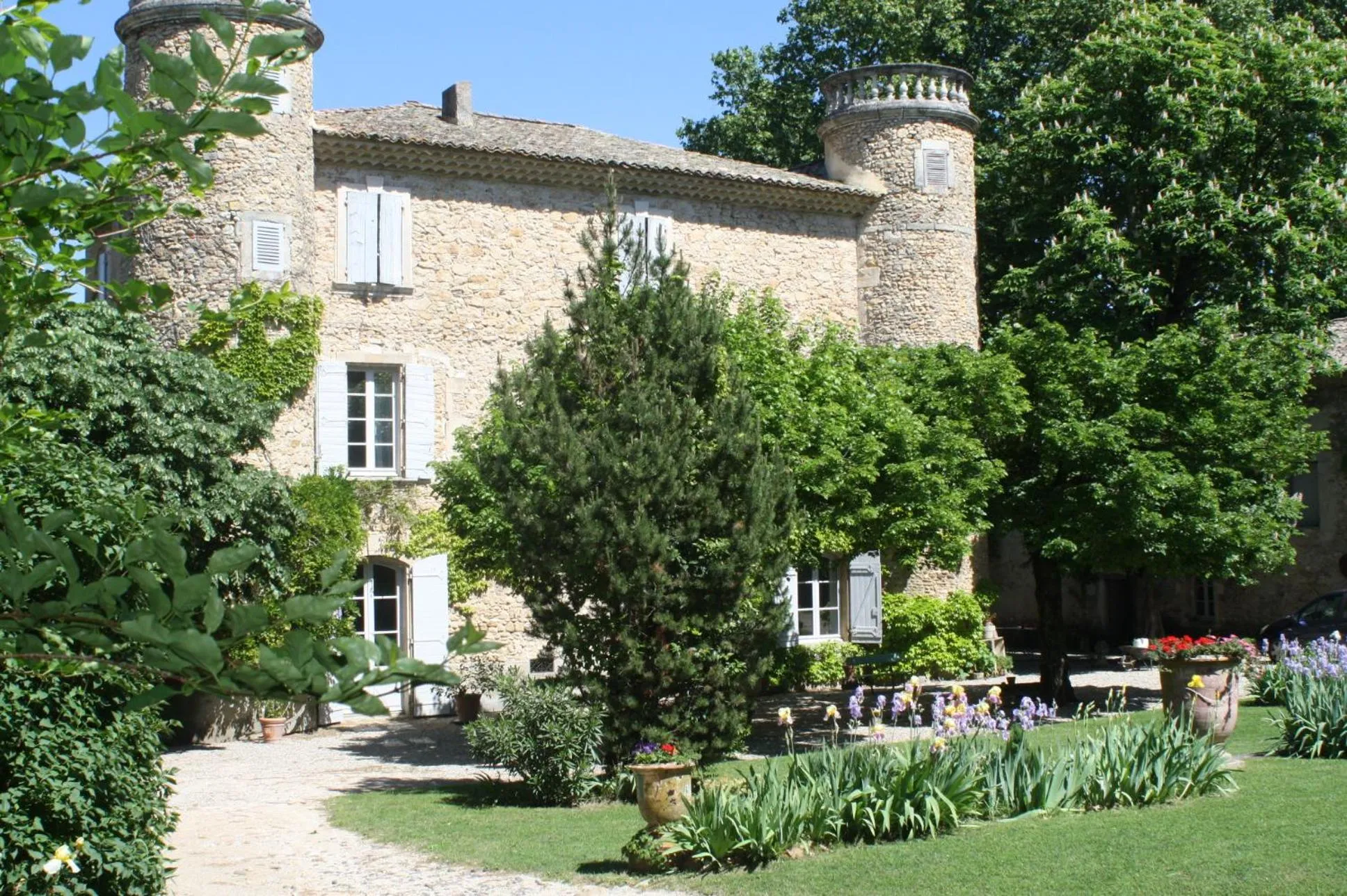 Facade/entrance in Domaine de Lamartine