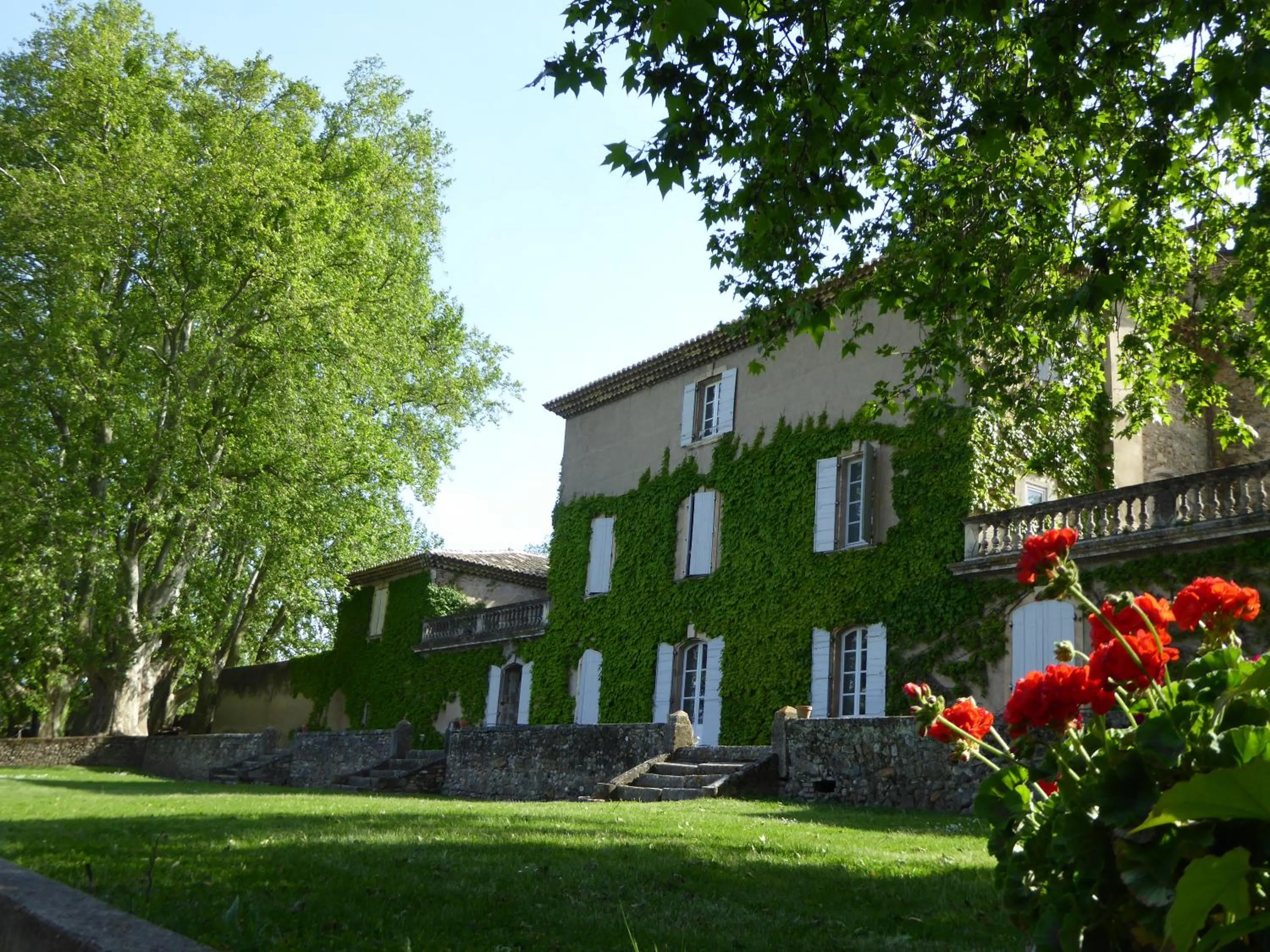 Facade/entrance in Domaine de Lamartine