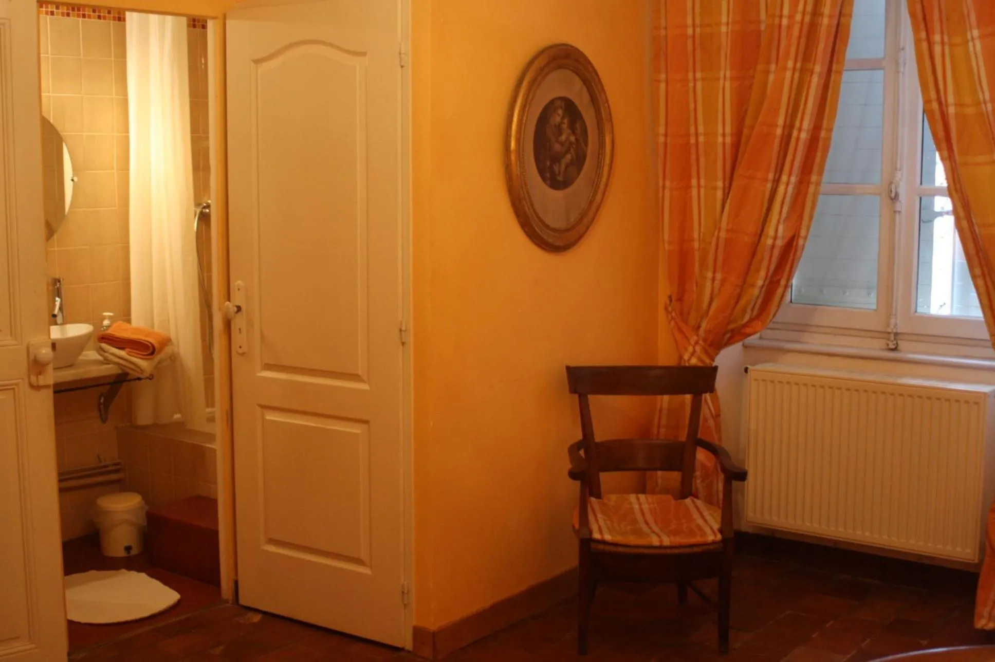 Photo of the whole room in Domaine de Lamartine