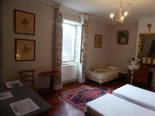 Photo of the whole room, Bed in Domaine de Lamartine