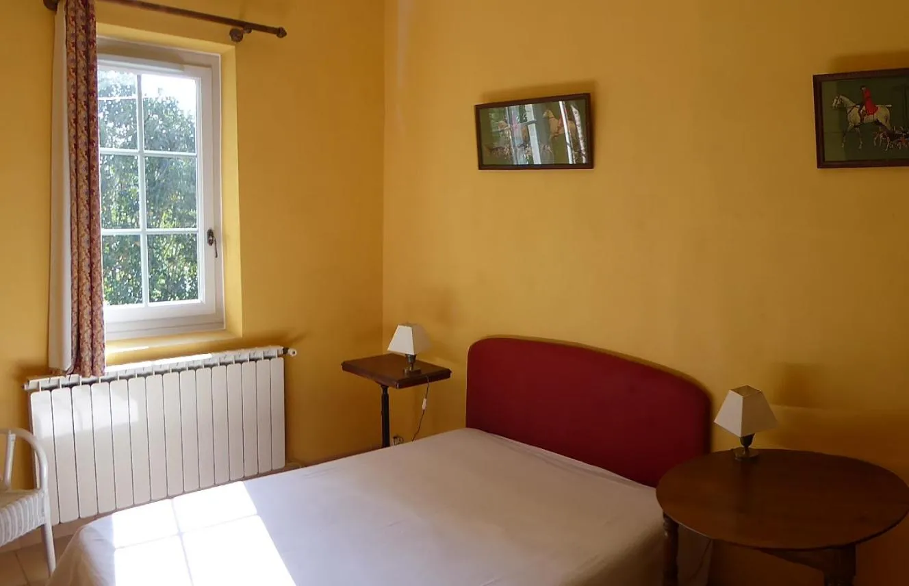 Photo of the whole room, Bed in Domaine de Lamartine