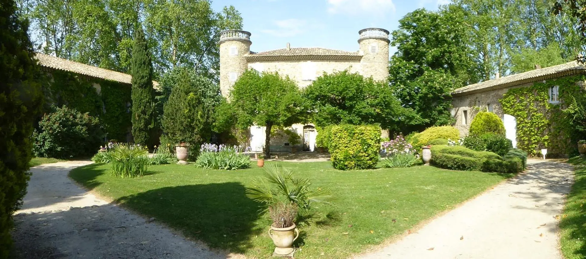 Garden view in Domaine de Lamartine