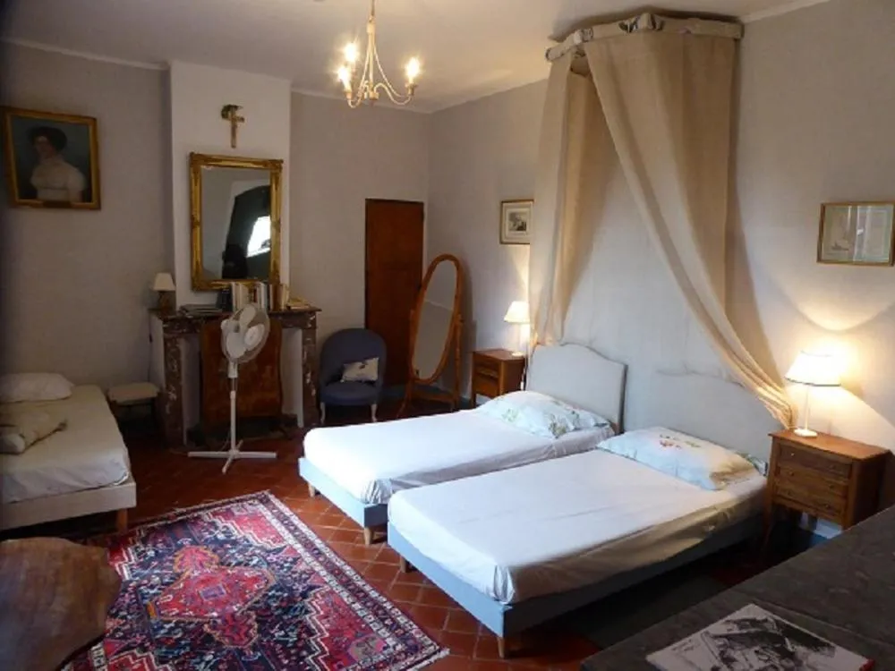 Photo of the whole room, Bed in Domaine de Lamartine