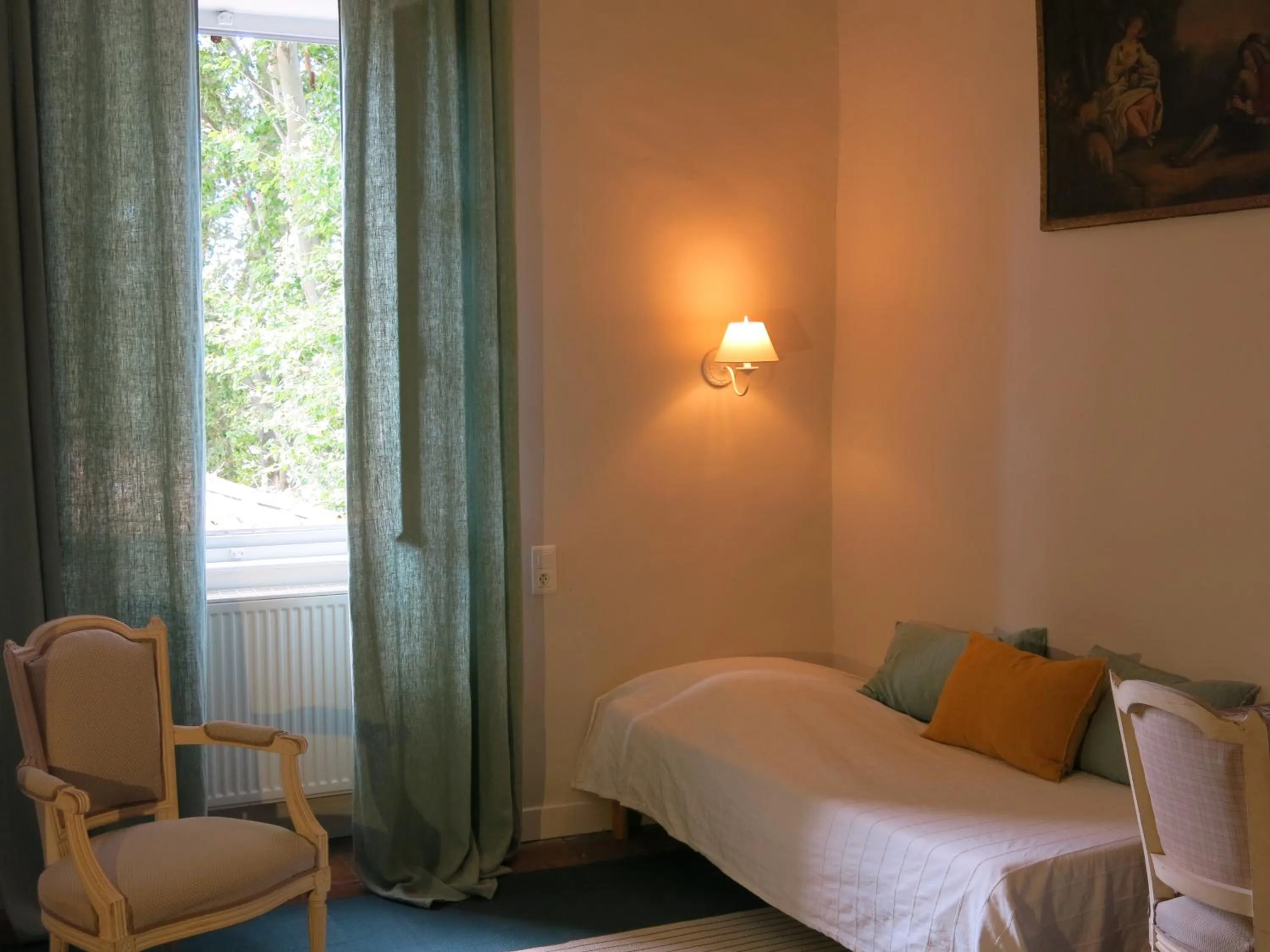 Photo of the whole room, Bed in Domaine de Lamartine