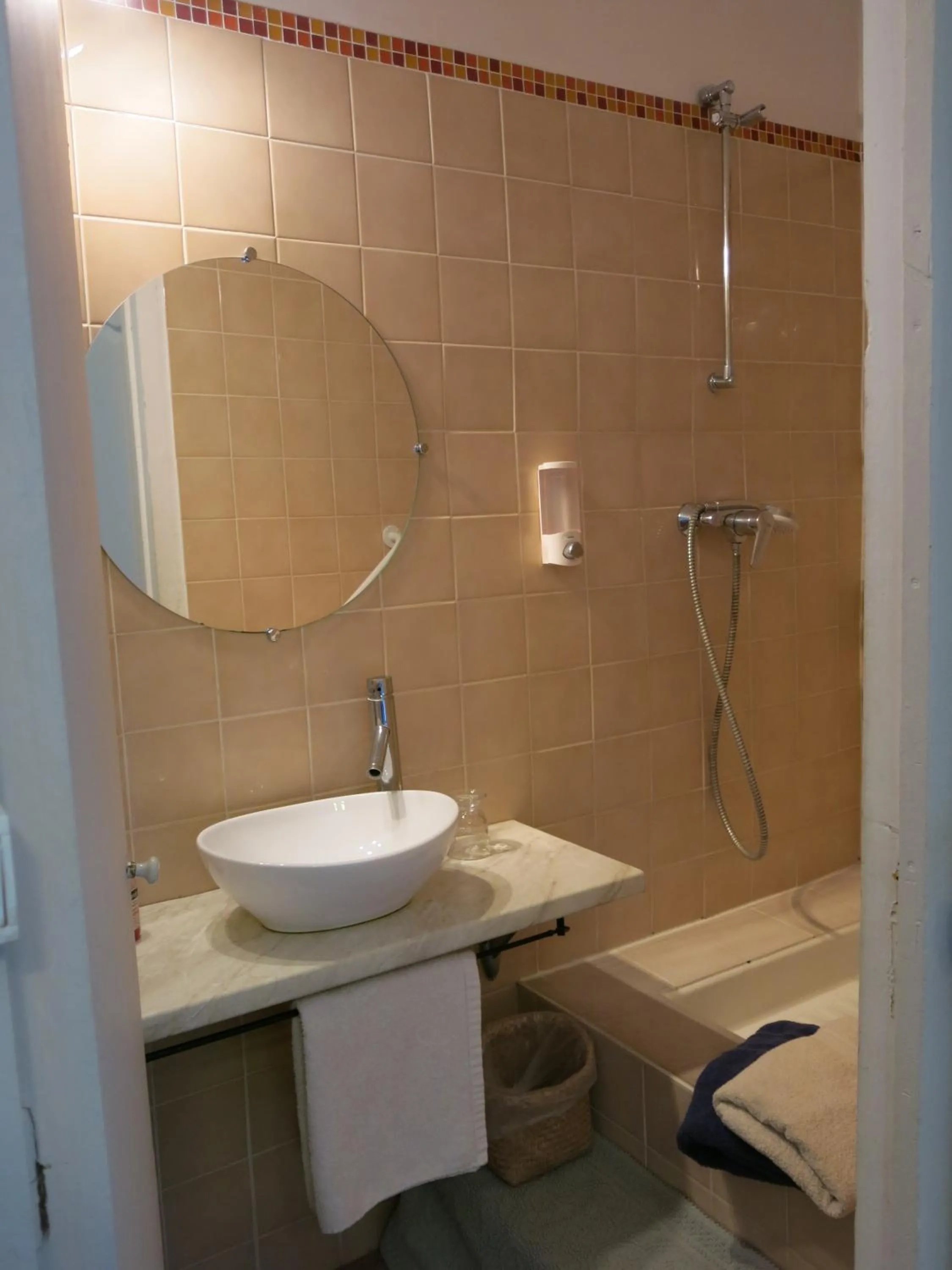 Internal: Not applicable to any particular room in Domaine de Lamartine