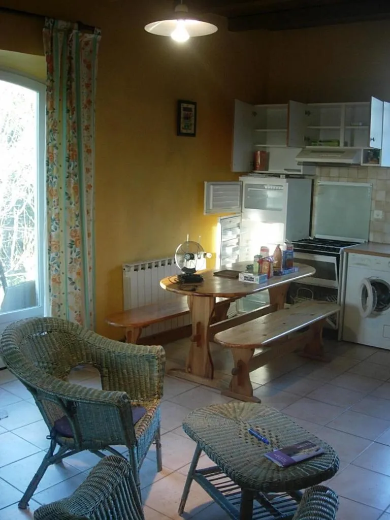 Kitchen or kitchenette in Domaine de Lamartine