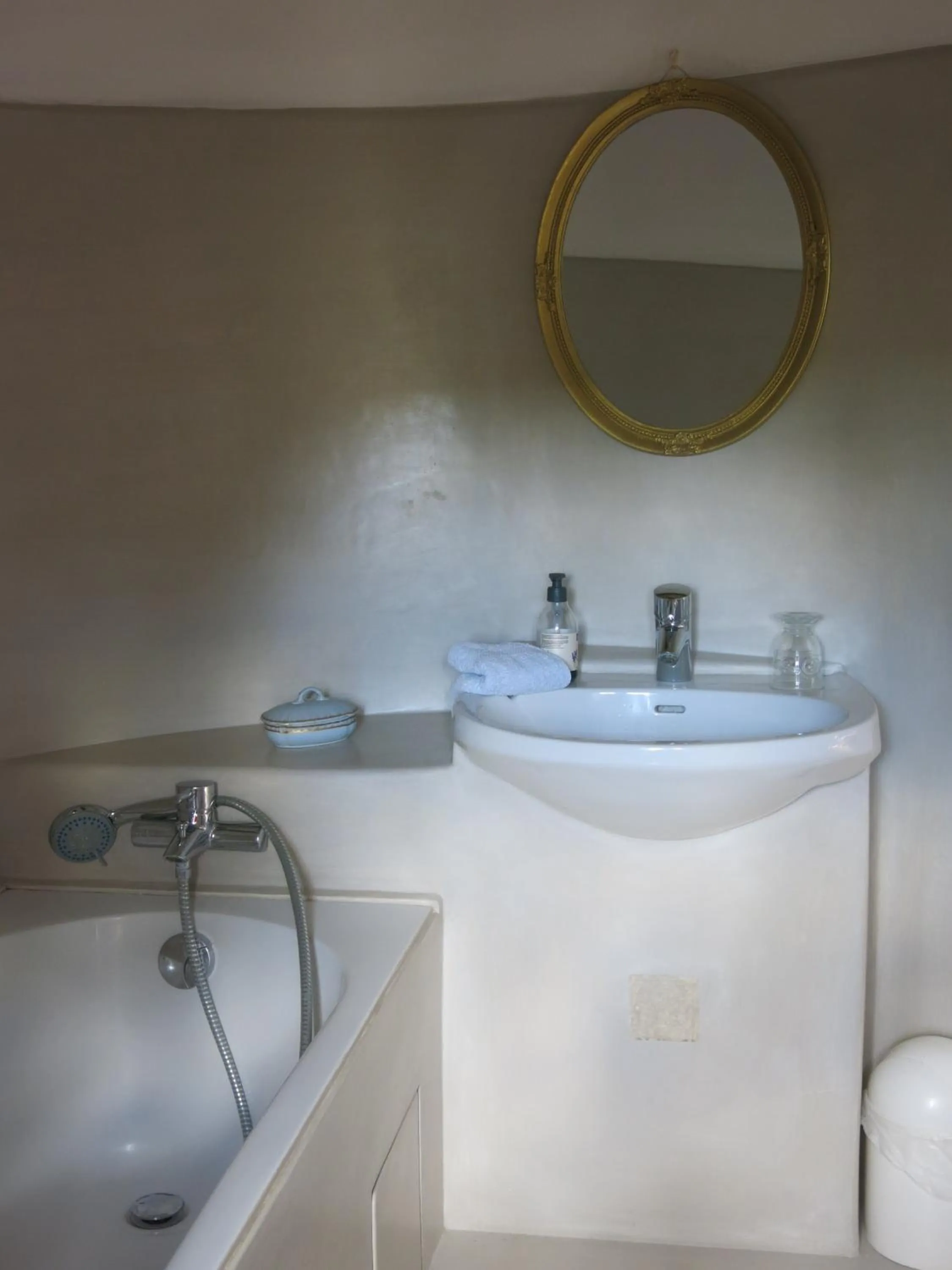 Bathroom in Domaine de Lamartine
