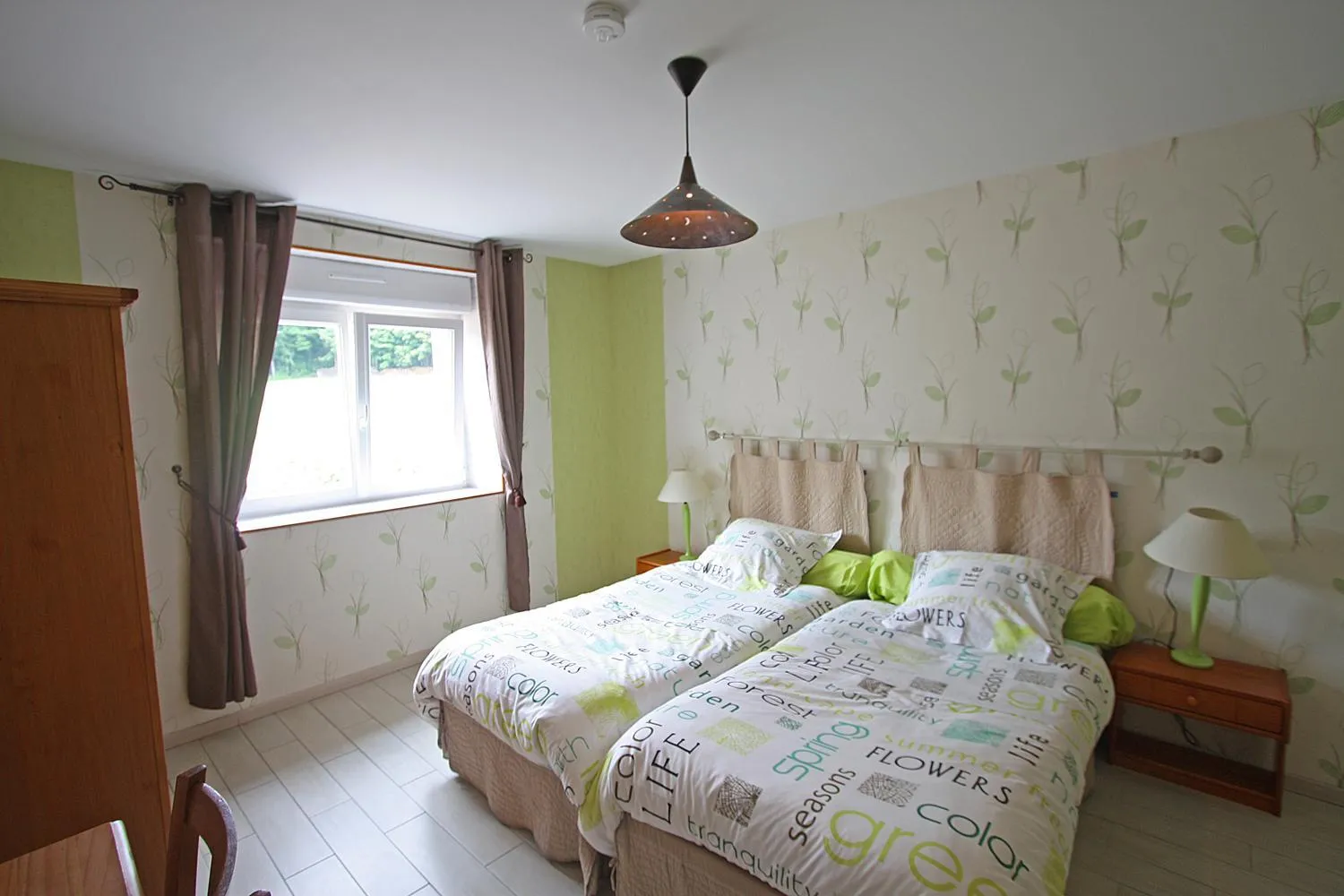 Photo of the whole room, Bed in Chambres et table d'hôtes La Trottelée