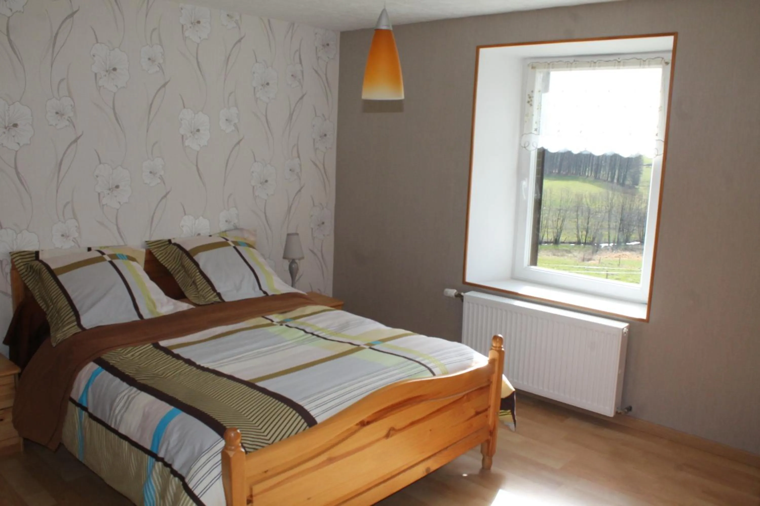 Bedroom, Bed in Chambres et table d'hôtes La Trottelée