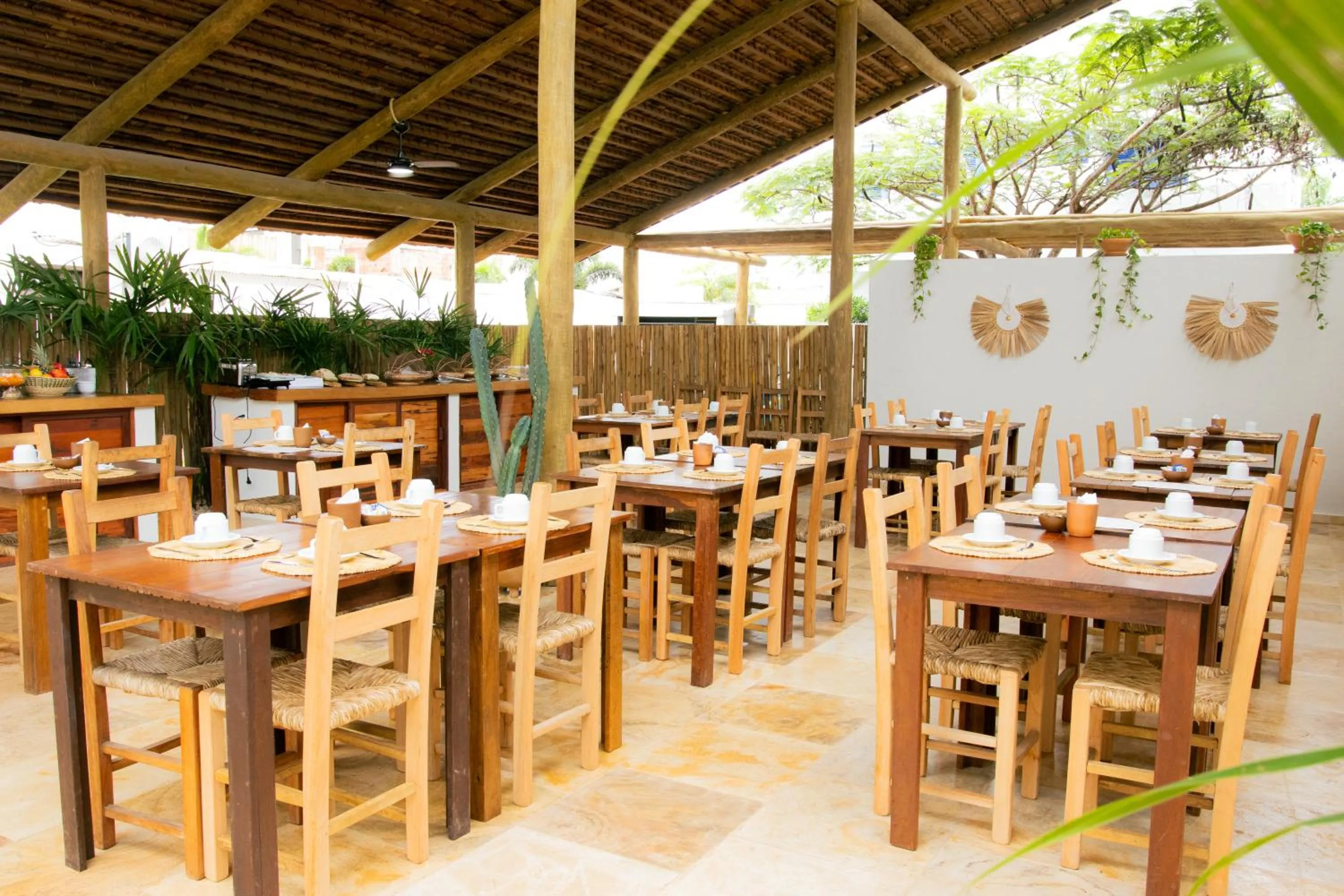 Restaurant/places to eat in CasaLô Hotel