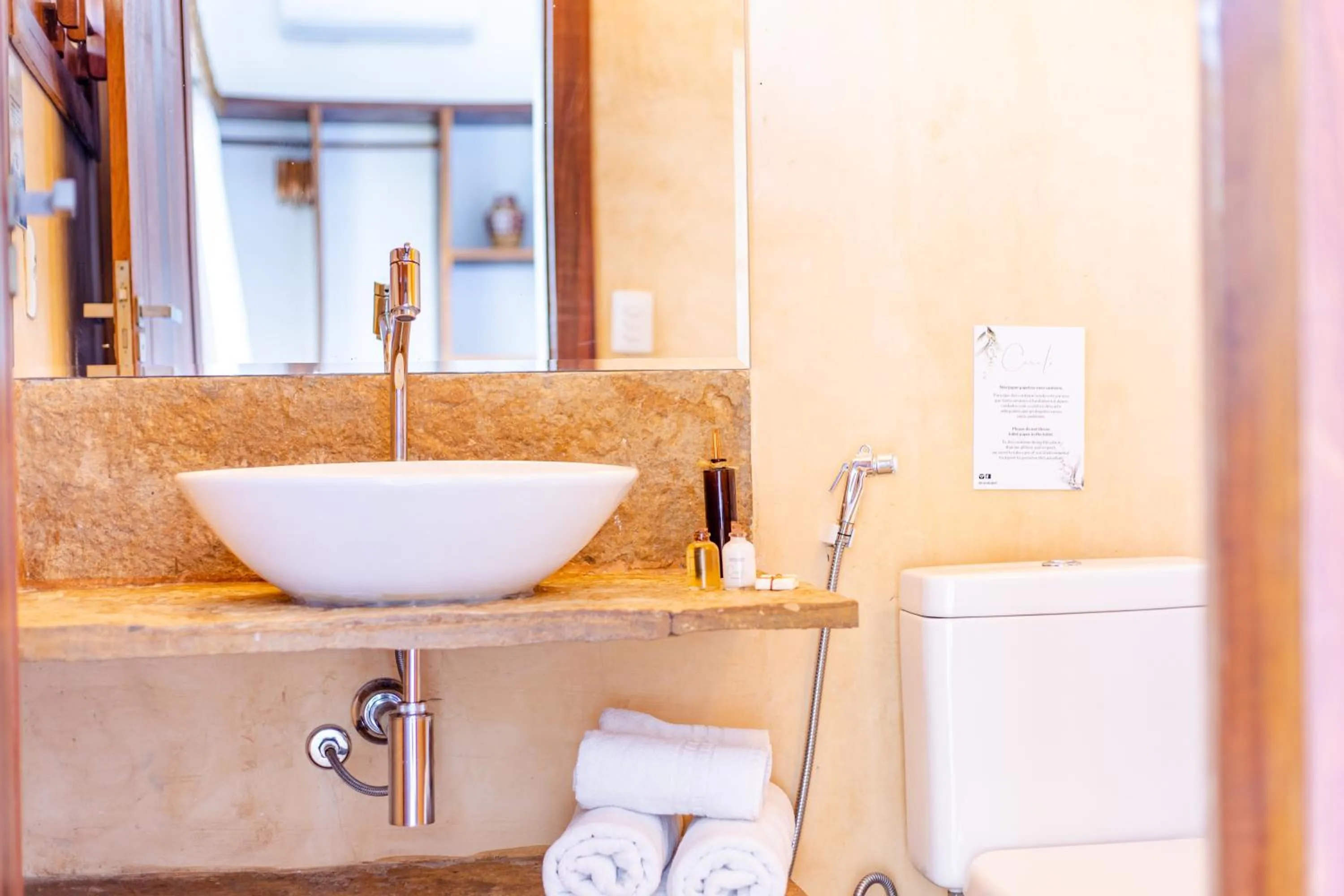 Bathroom in CasaLô Hotel