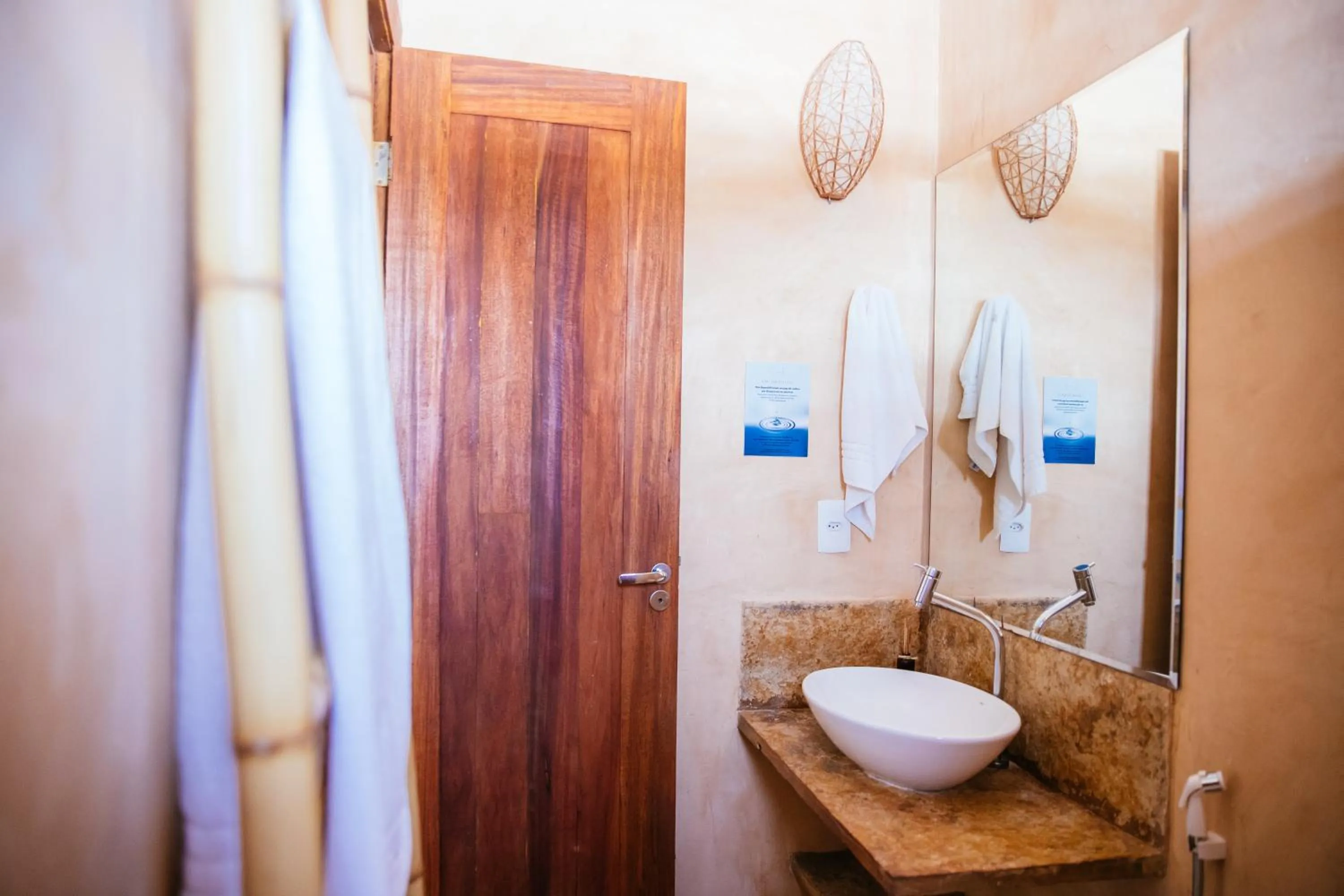 Shower in CasaLô Hotel