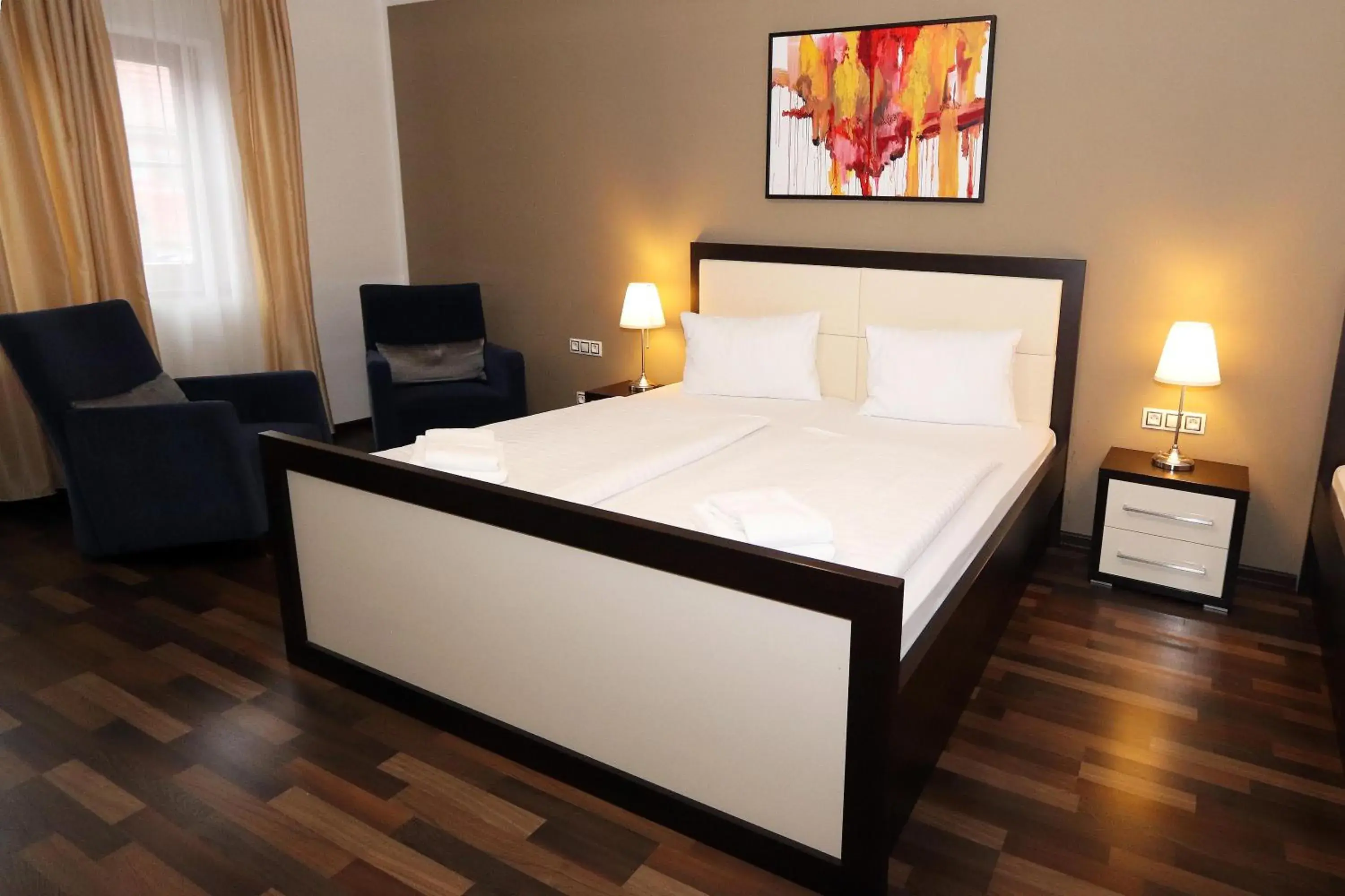 King Room - single occupancy in Hotel Corona King Room - single occupancy in Hotel Corona