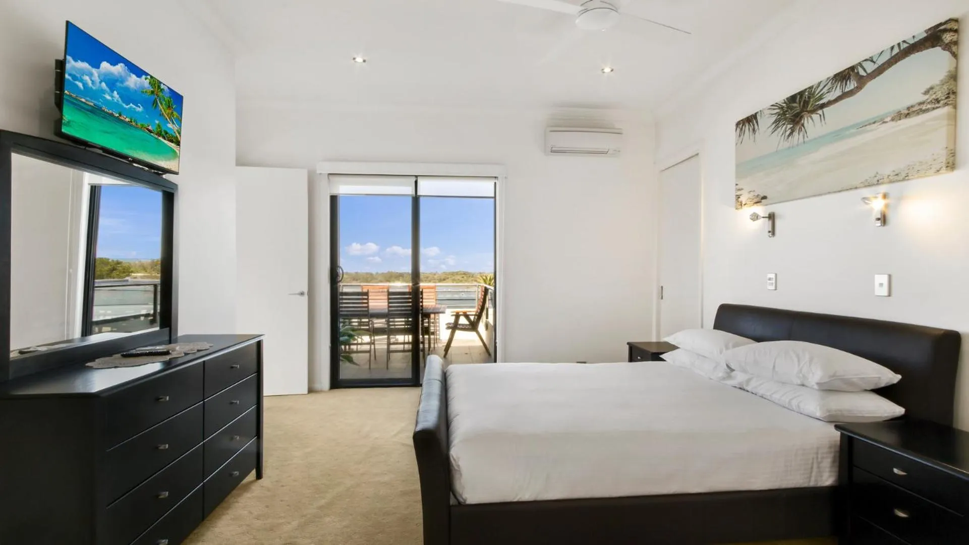 Bedroom, Bed in The Esplanade Resort And Spa