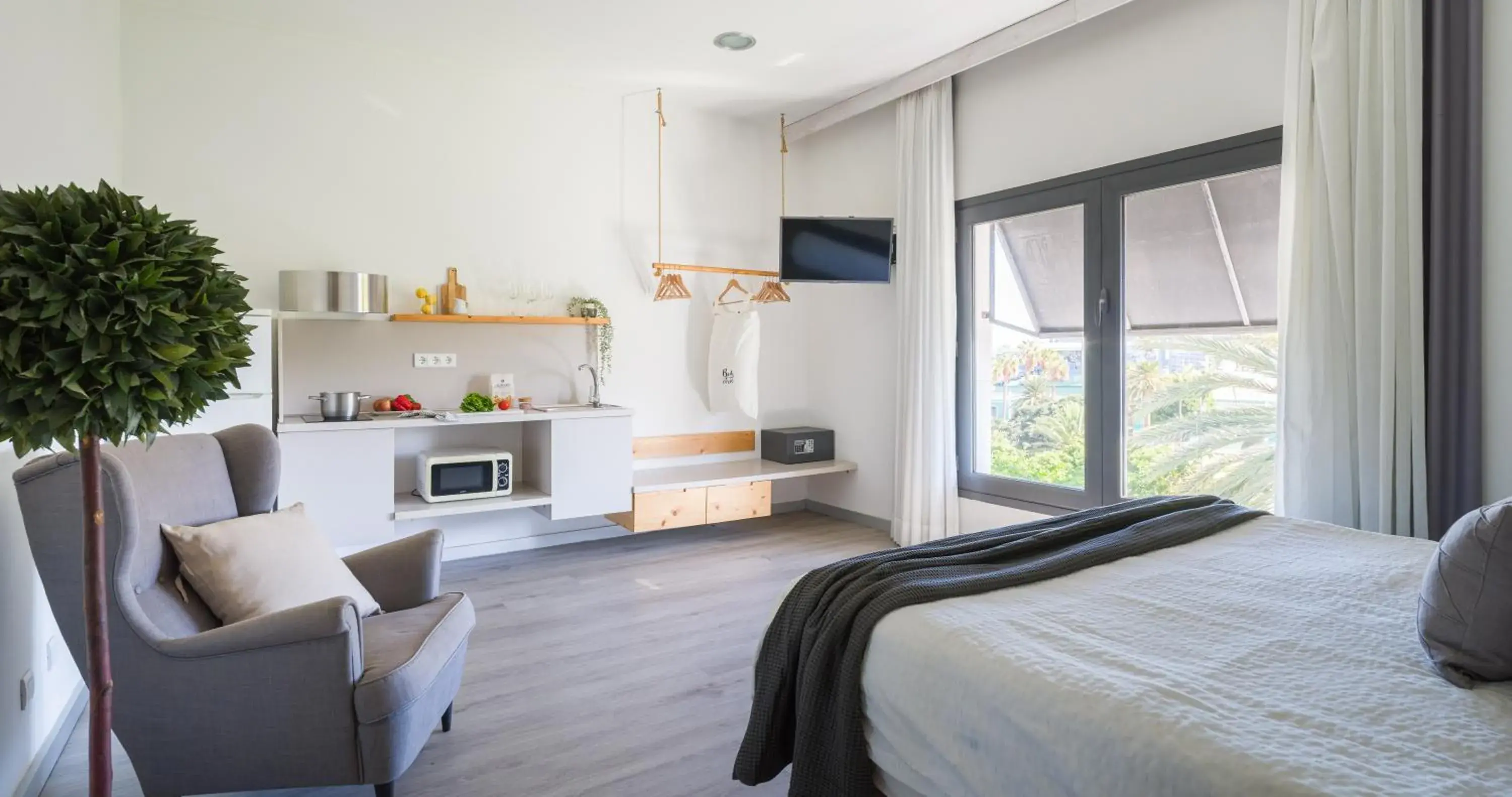 View (from property/room), Bed in Hotel Catalina View (from property/room), Bed in Hotel Catalina