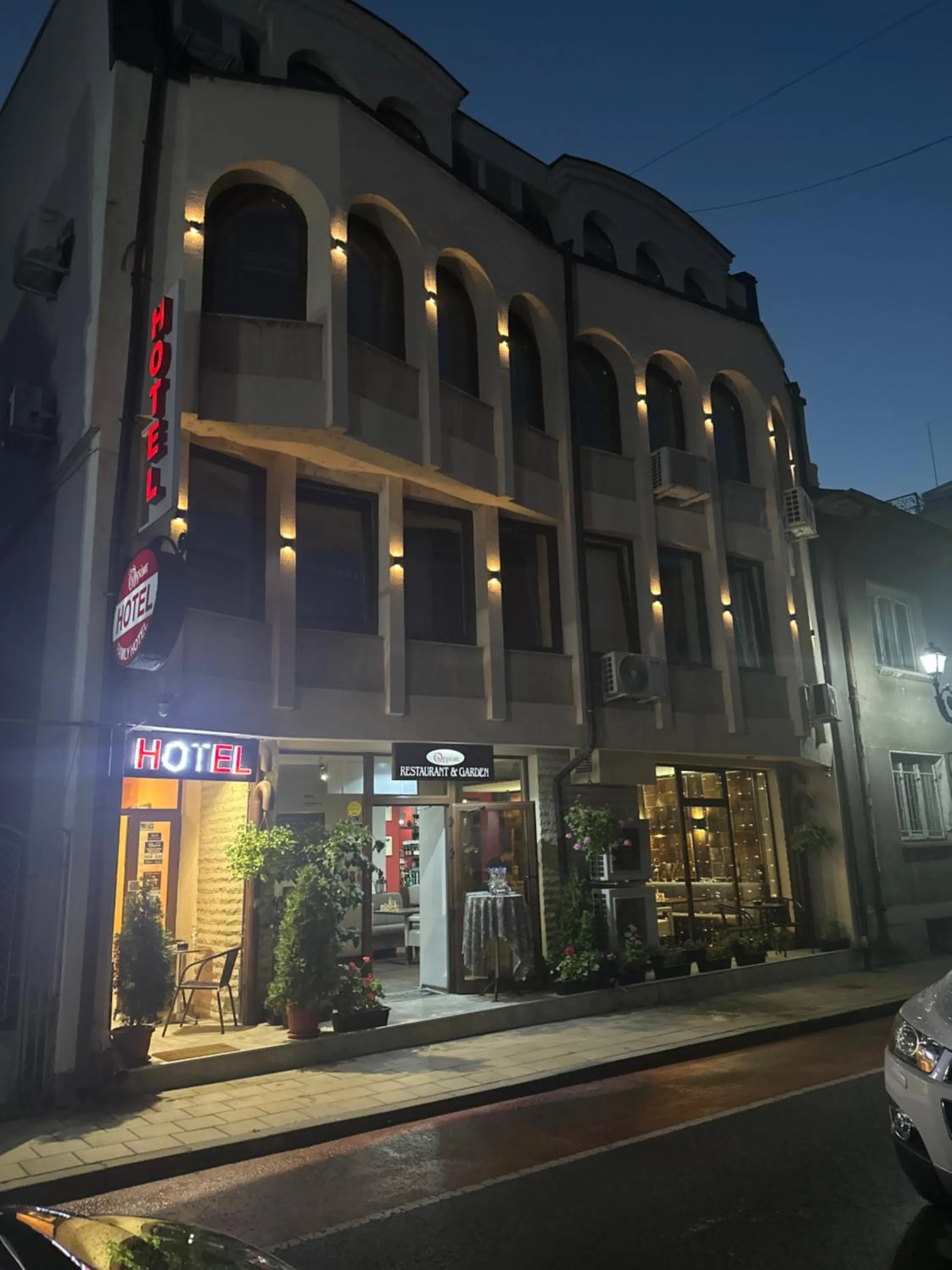 Hotel Oppium Restaurant & Garden