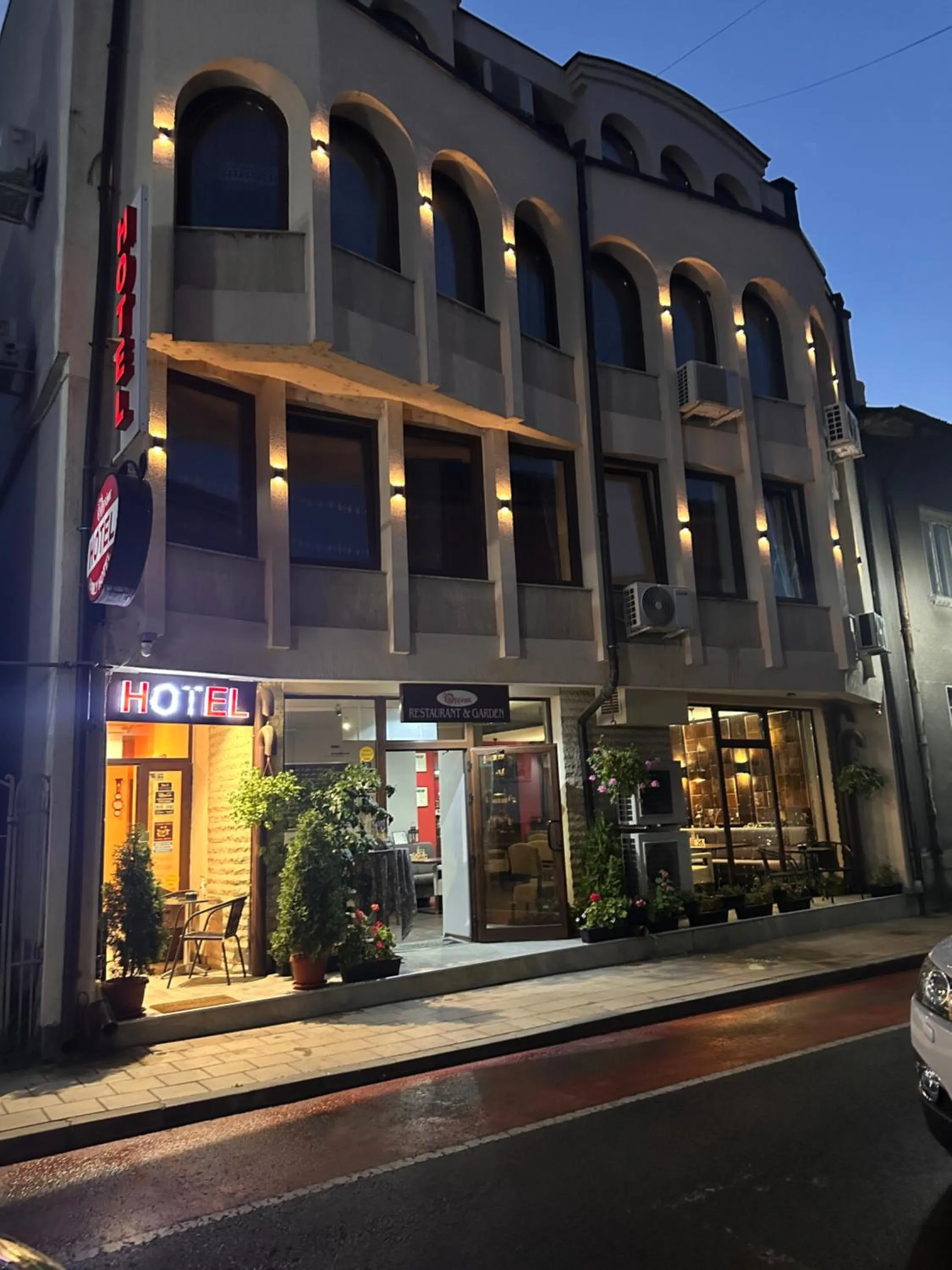 Hotel Oppium Restaurant & Garden