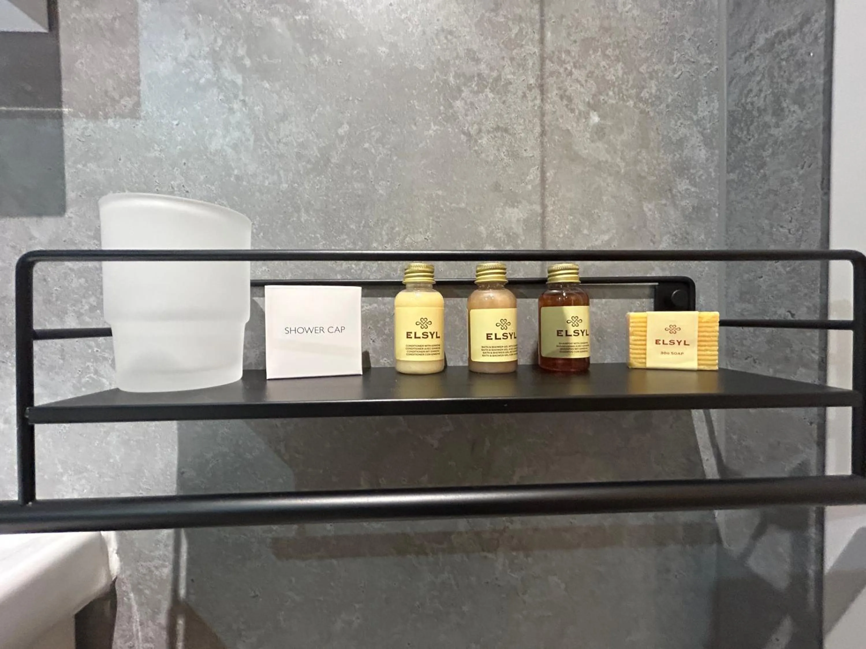 Bathroom in Lansdowne House with Private Car Park