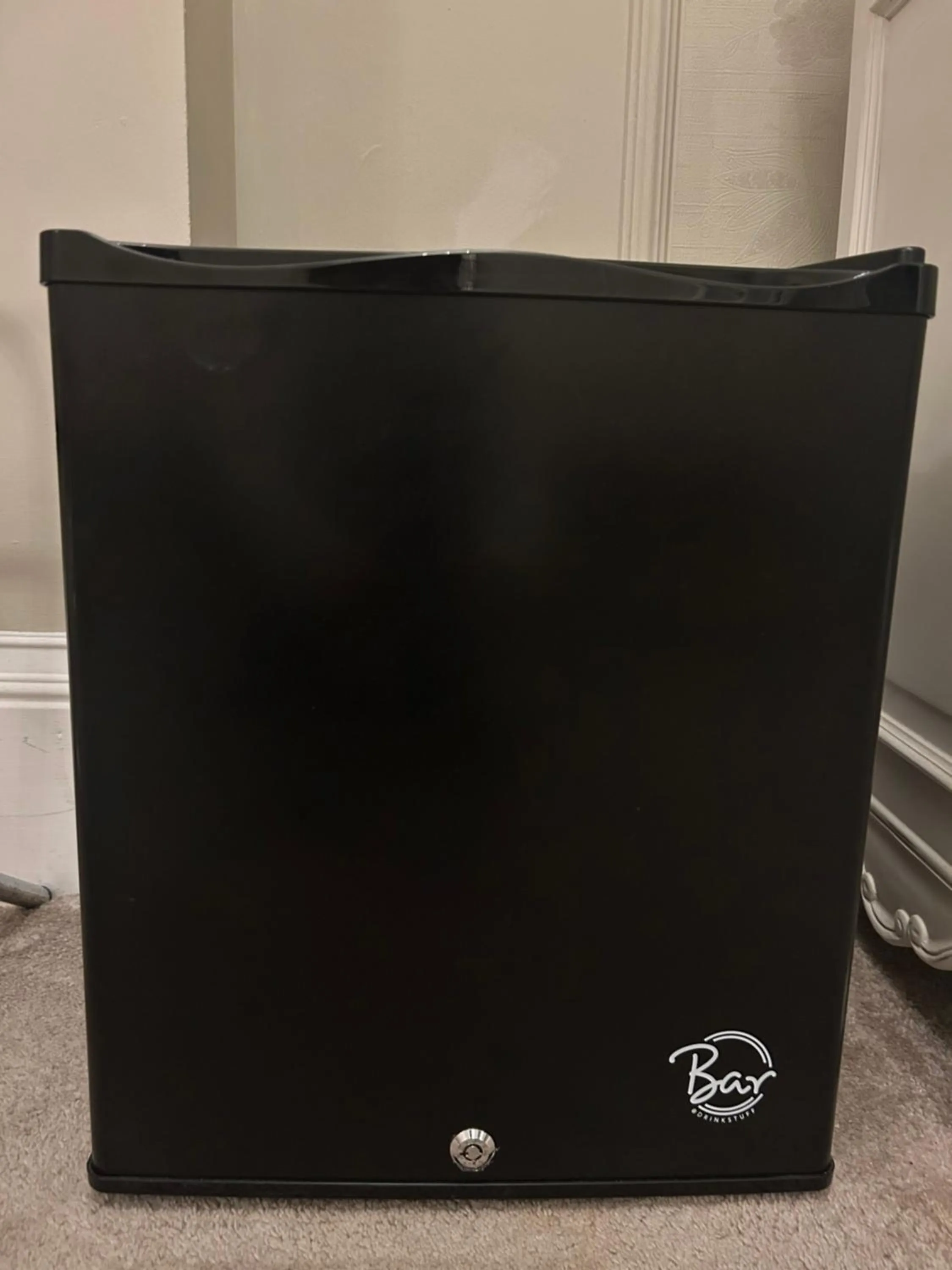 minibar in Lansdowne House with Private Car Park