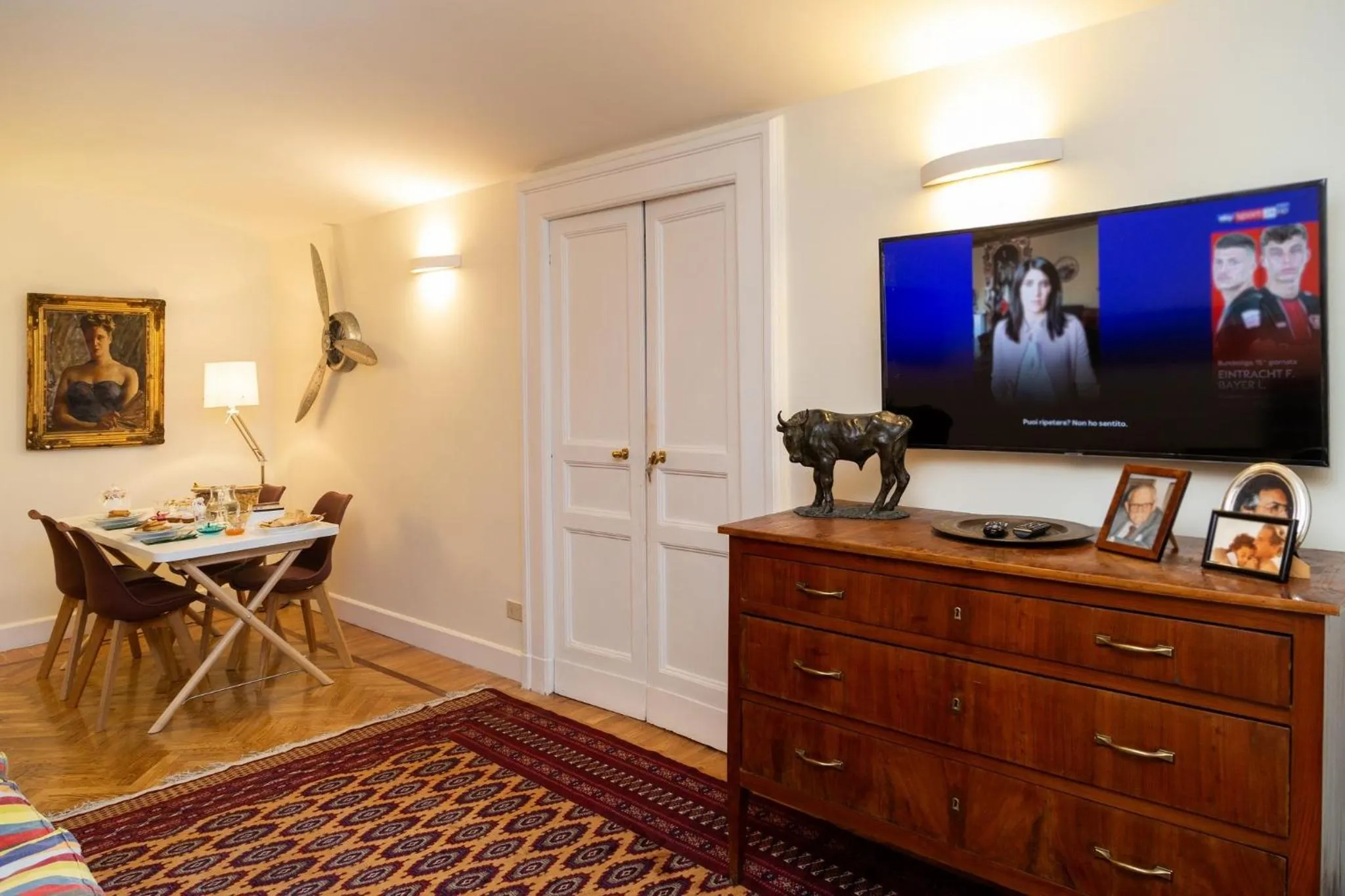 Communal lounge/ TV room in Barù in Chiaia