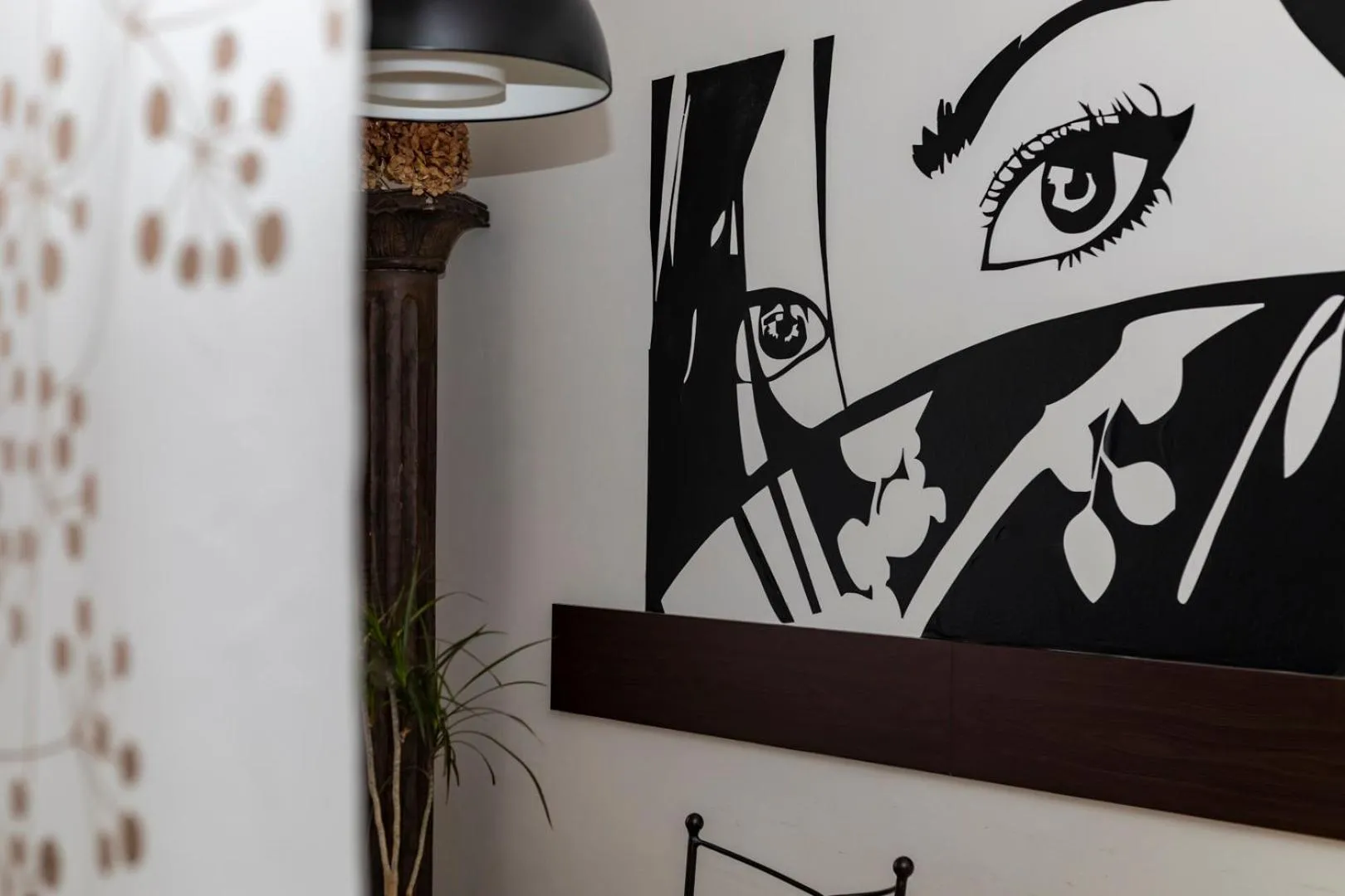 Decorative detail in Richie Apartment near Aquapark