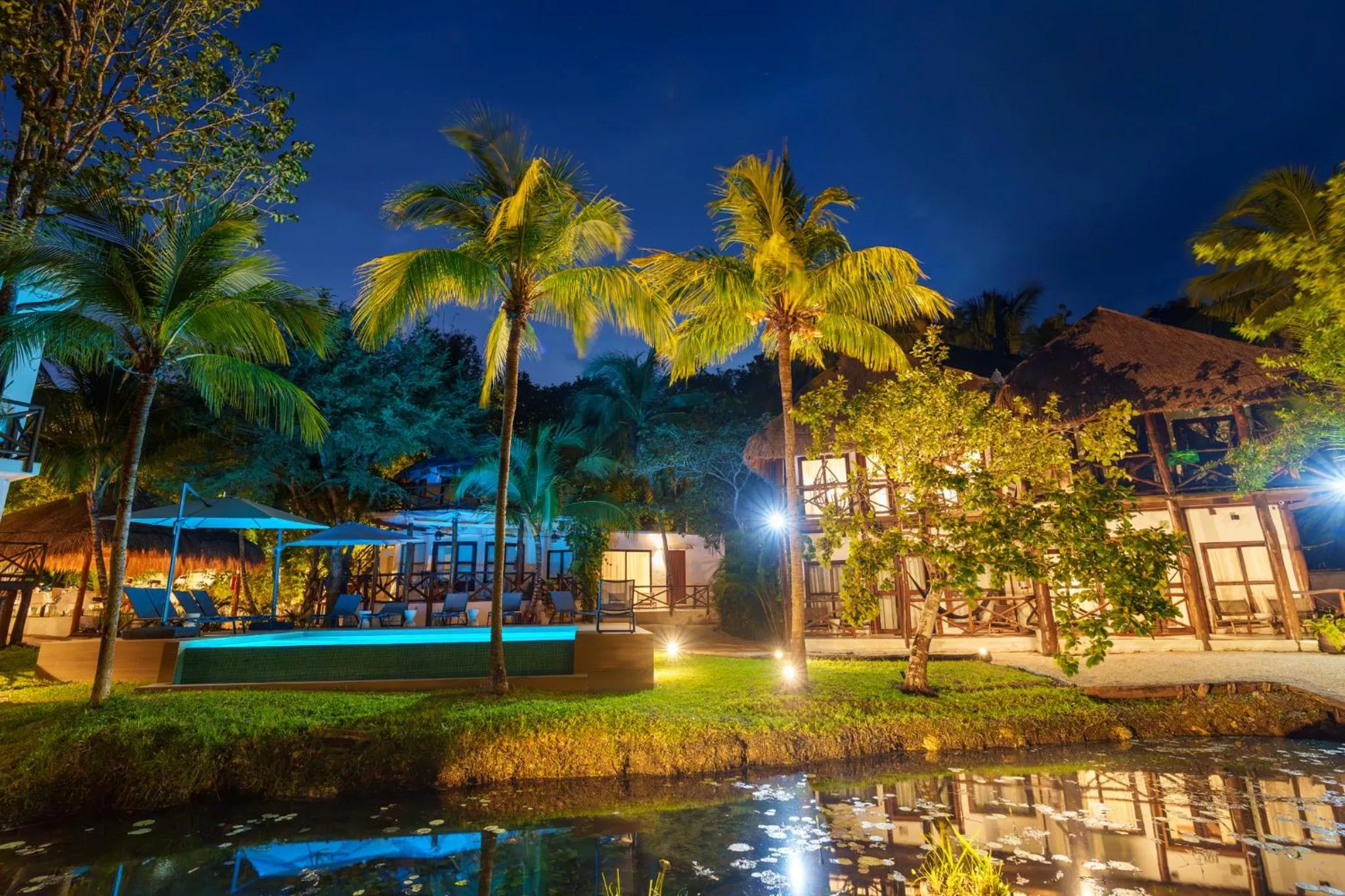 Night in Azulea Bacalar Hotel & Spa - Lagoon Front