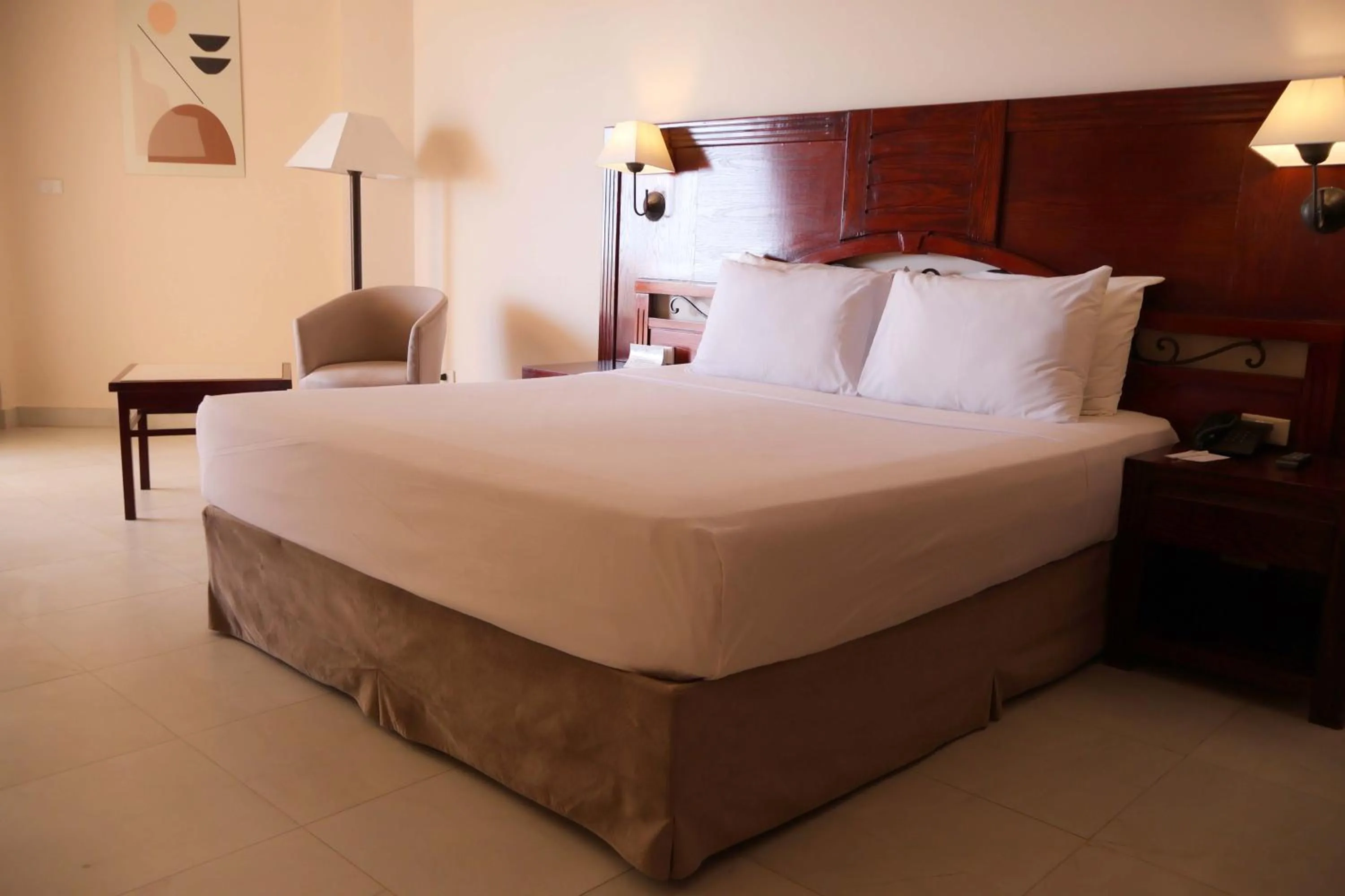 Bed in Brayka Bay Reef Resort