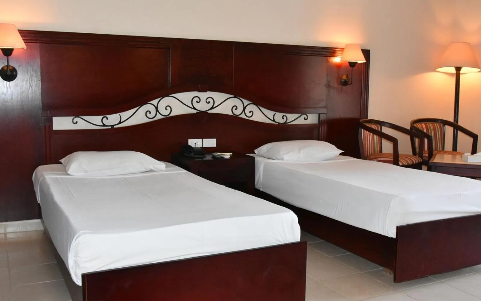 Bed in Brayka Bay Reef Resort