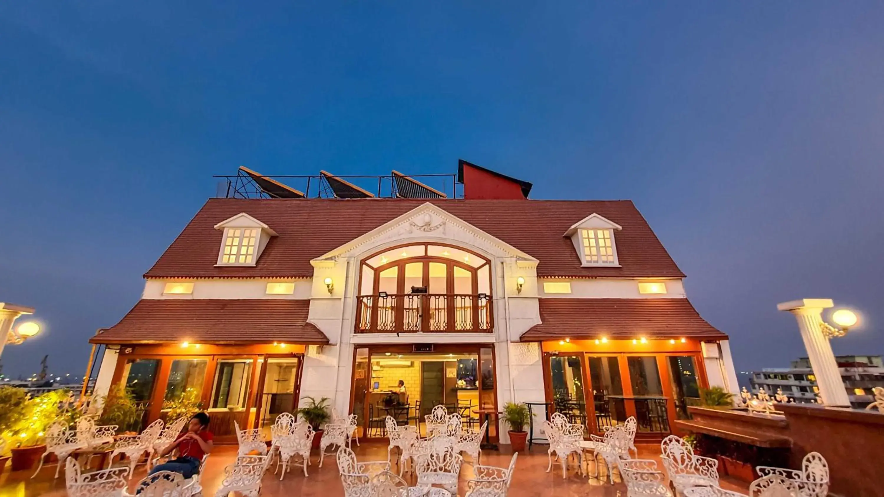 Restaurant/places to eat in Hotel Godwin - Colaba Restaurant/places to eat in Hotel Godwin - Colaba