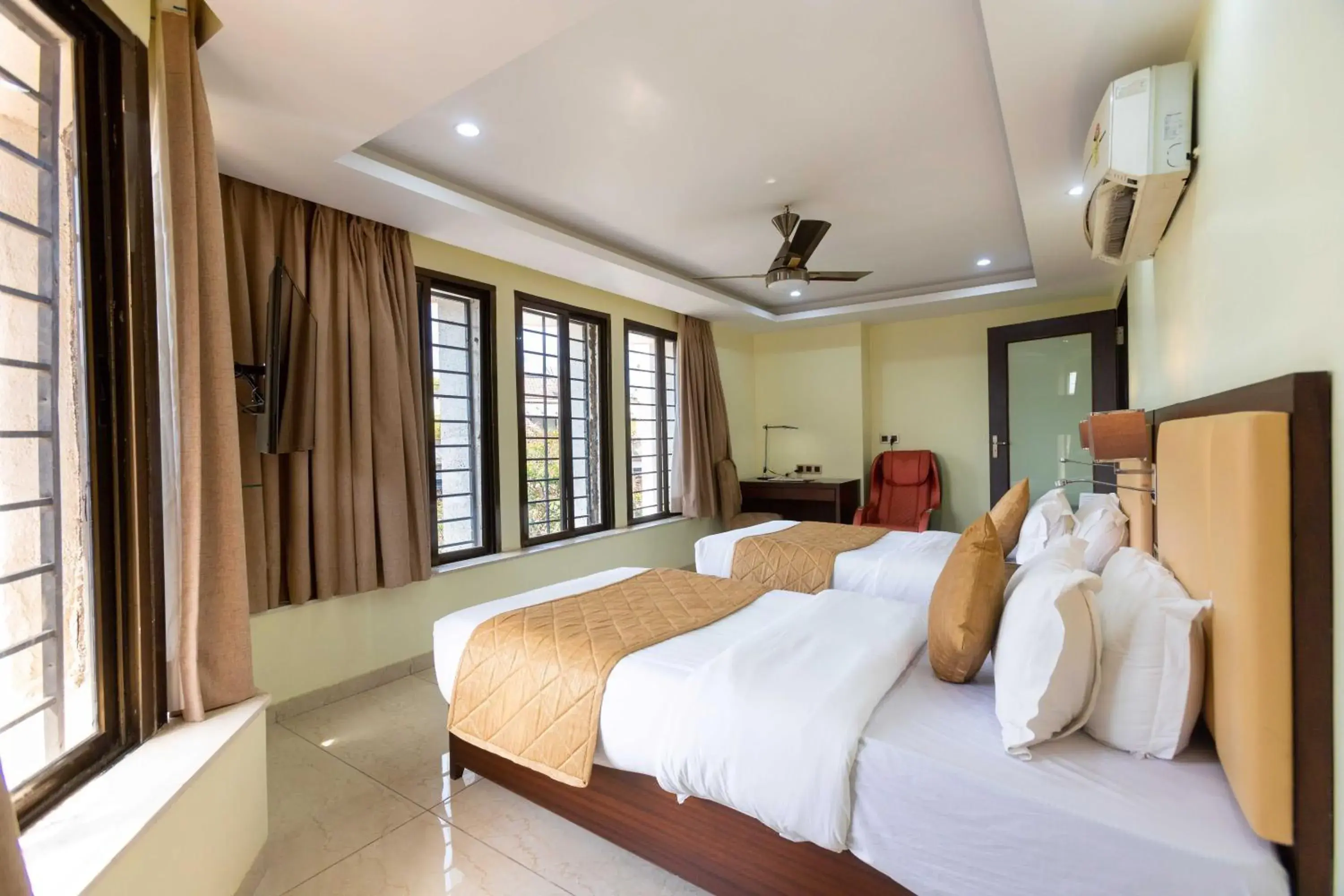 Photo of the whole room, Bed in Hotel Godwin - Colaba Photo of the whole room, Bed in Hotel Godwin - Colaba