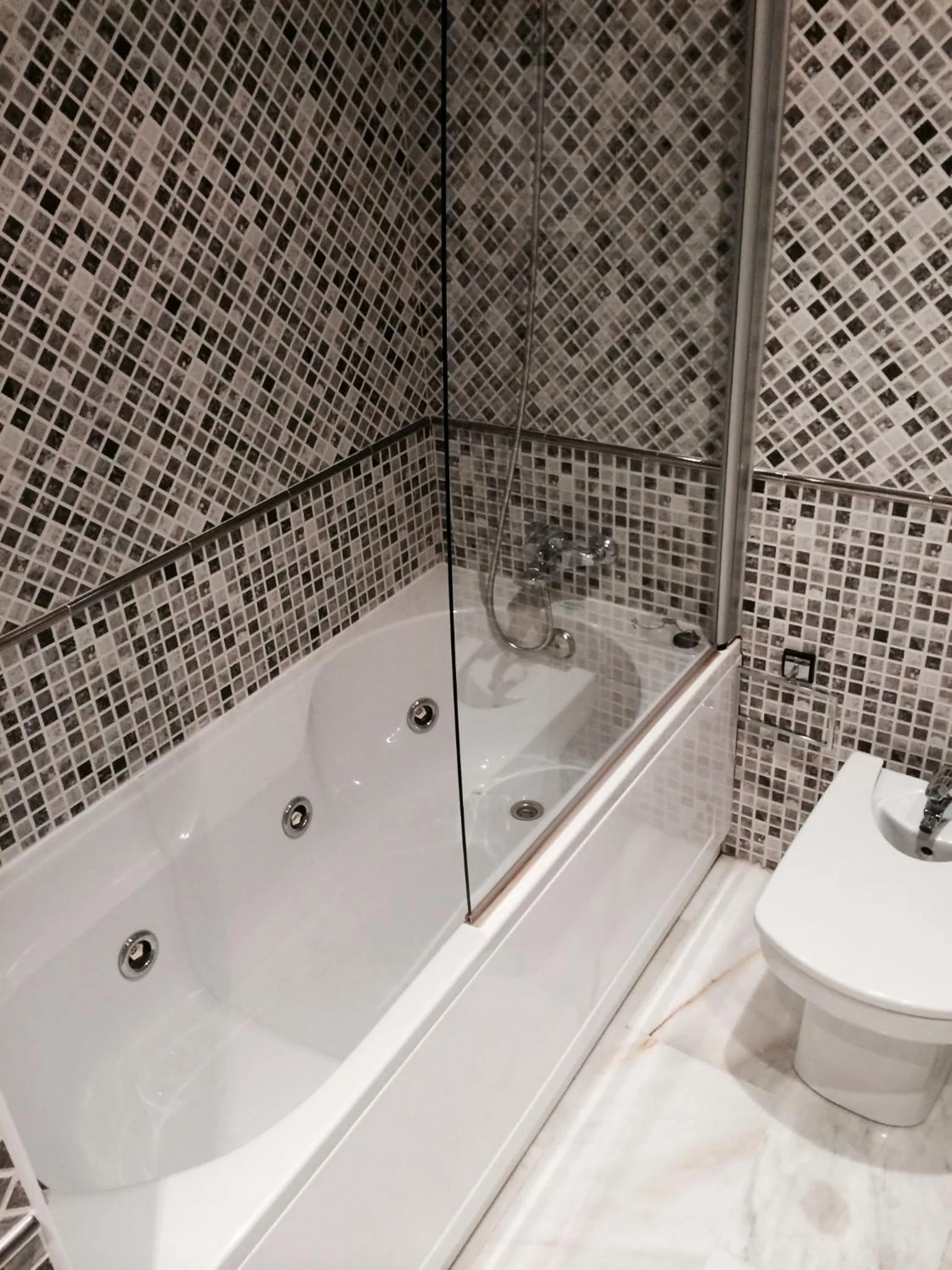 Shower in Aparthotel del Golf