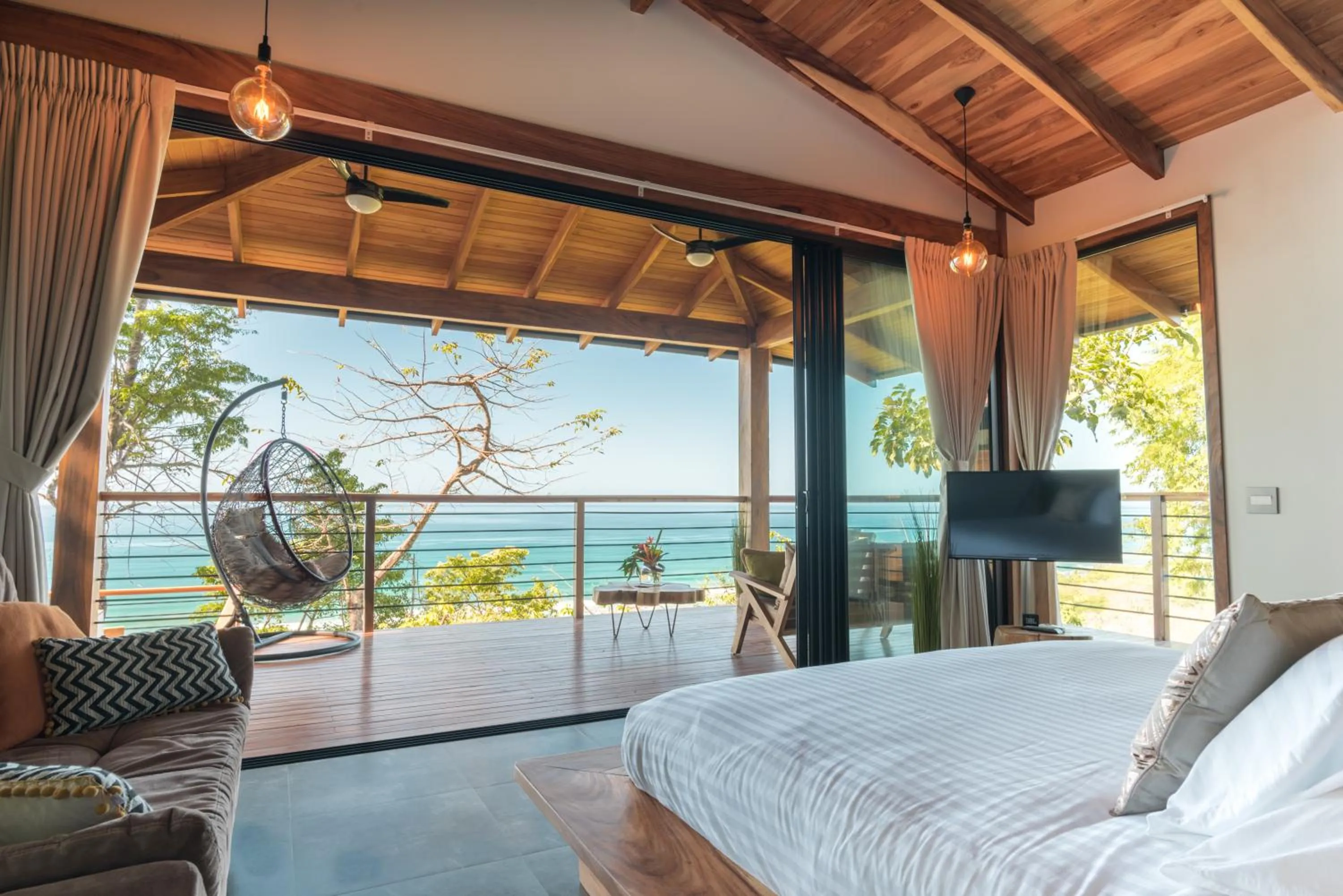 Balcony/Terrace, Bed in Vista del Alma Boutique - Adult Only