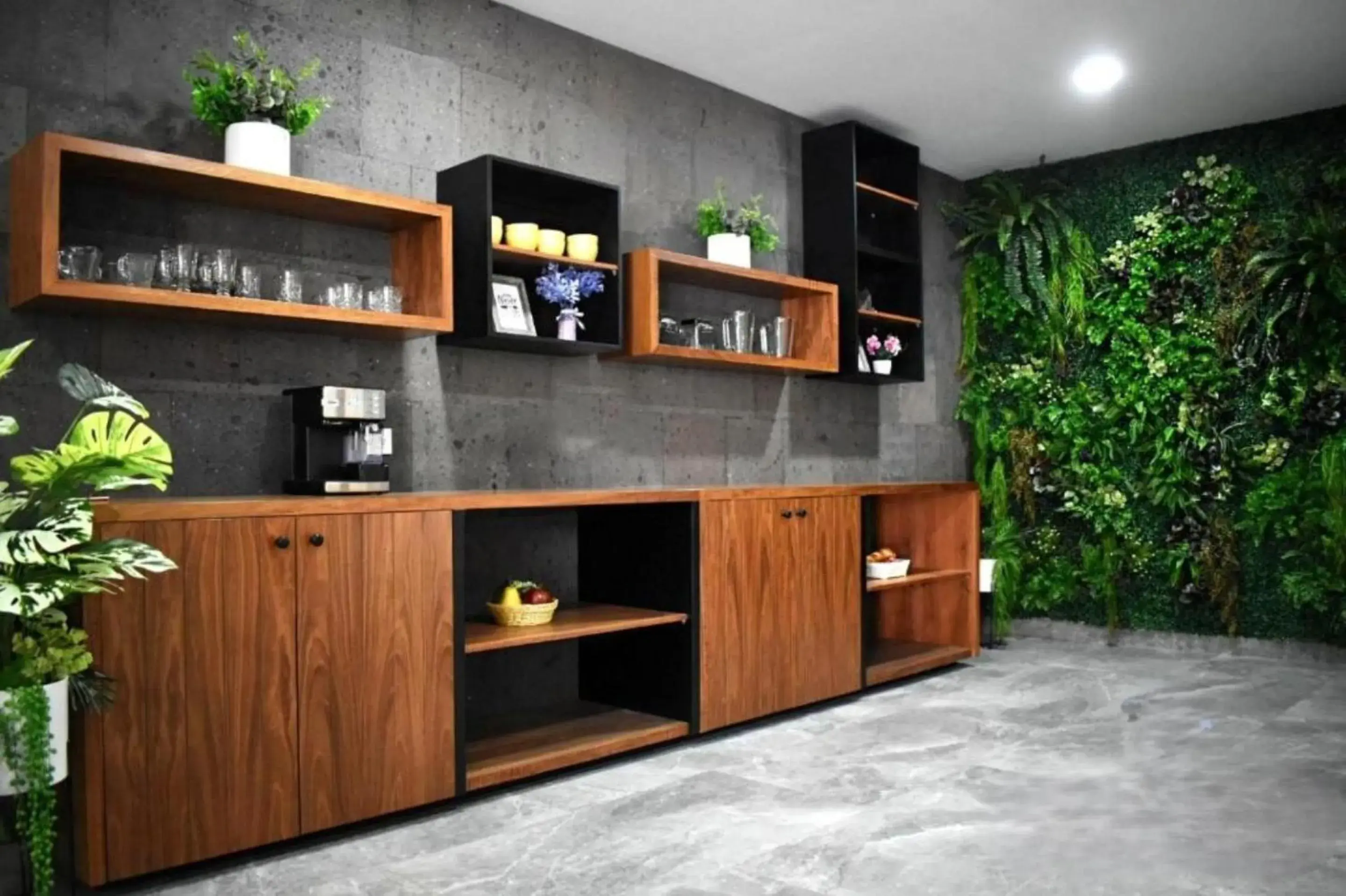 Breakfast in Illusion Xpress I Attraction Hotel Deluxe Breakfast in Illusion Xpress I Attraction Hotel Deluxe