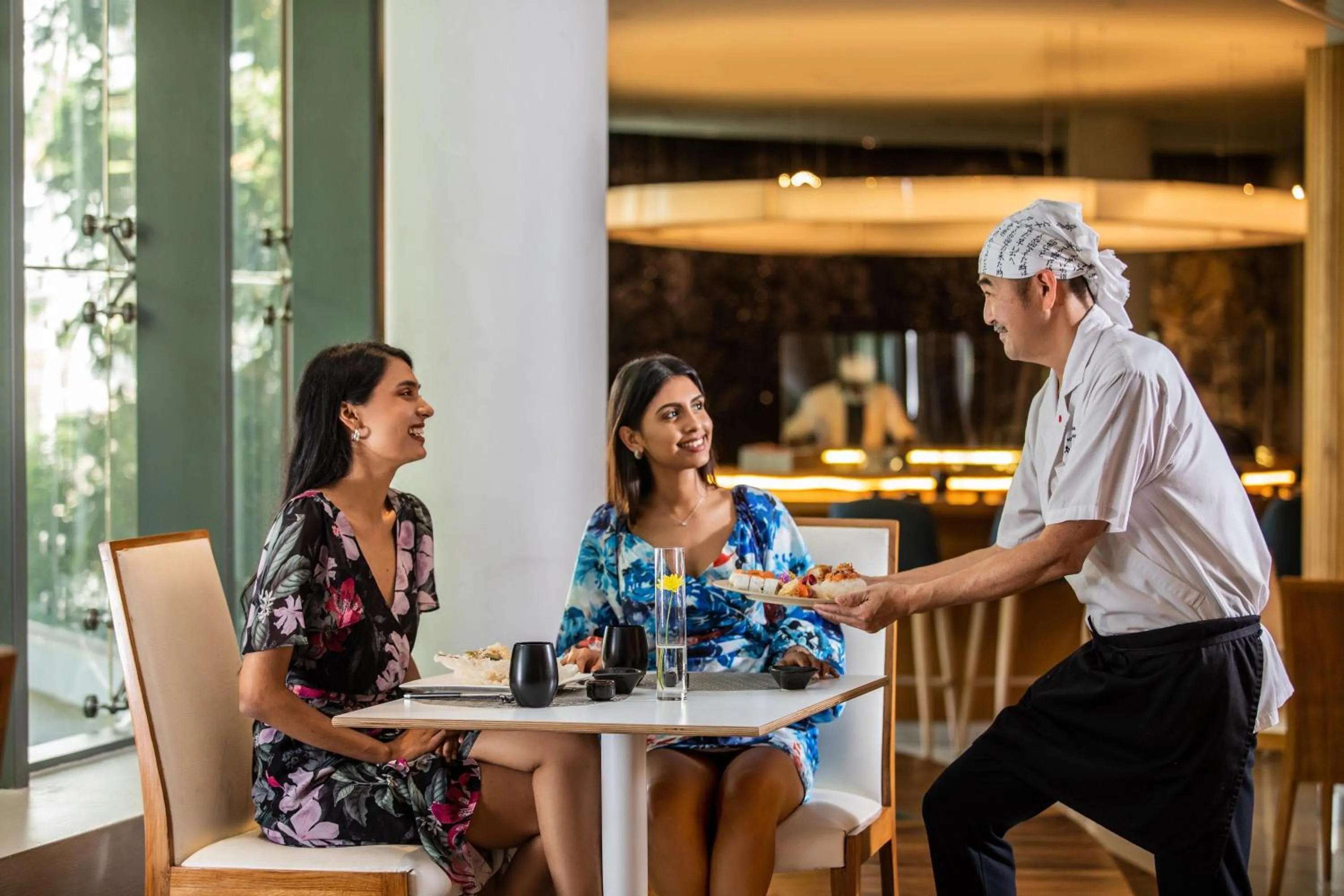 Restaurant/places to eat in Hennessy Park Hotel