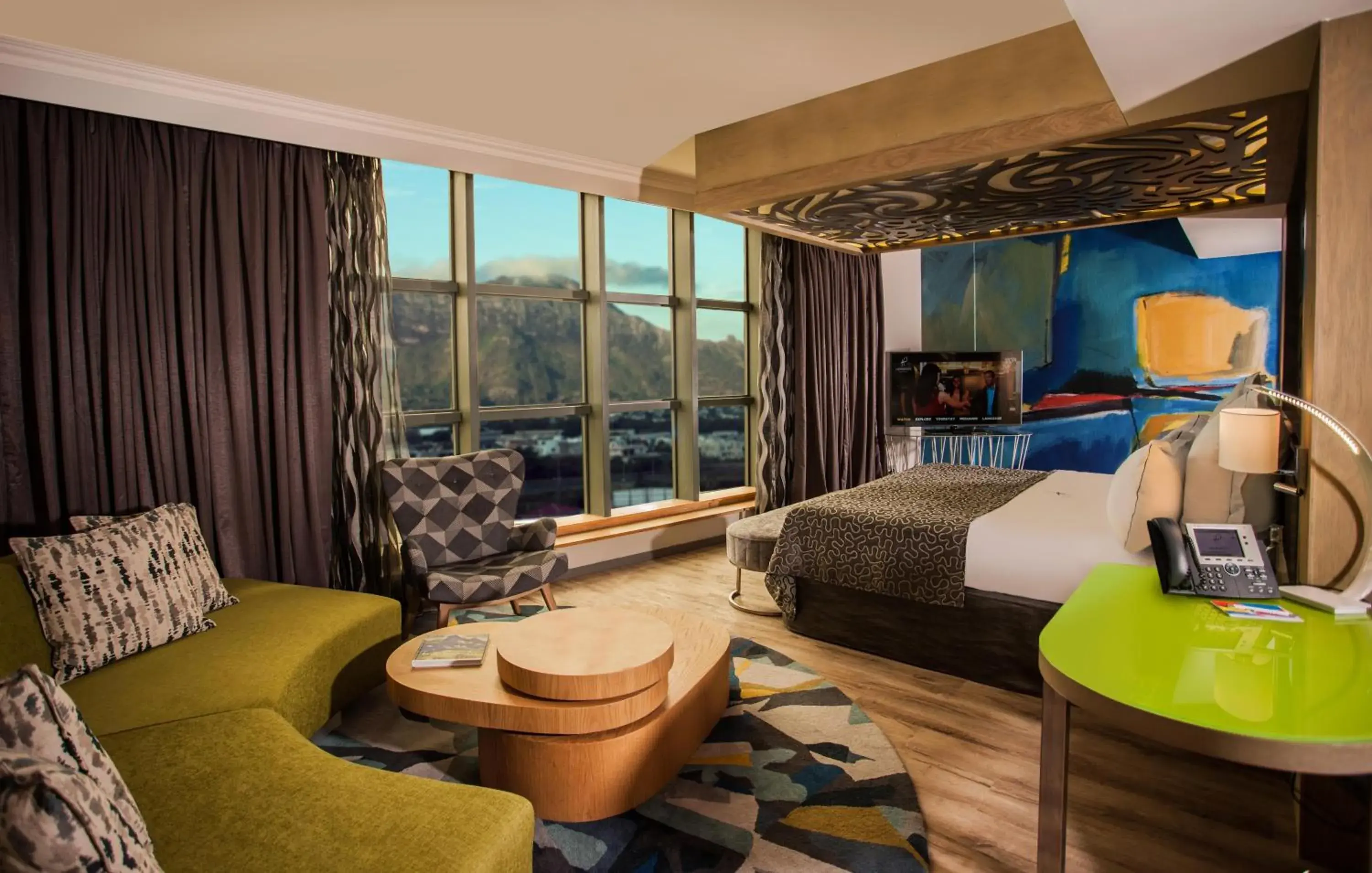 Photo of the whole room, Bed in Hennessy Park Hotel Photo of the whole room, Bed in Hennessy Park Hotel